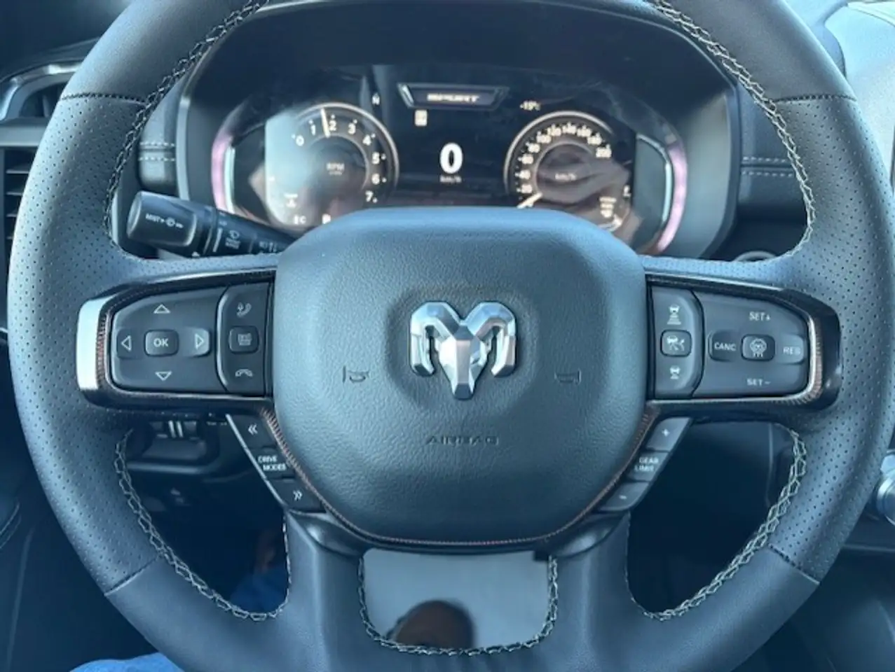 RAM 1500 снимка RAM 1500