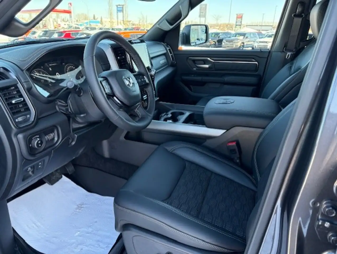 RAM 1500 снимка RAM 1500