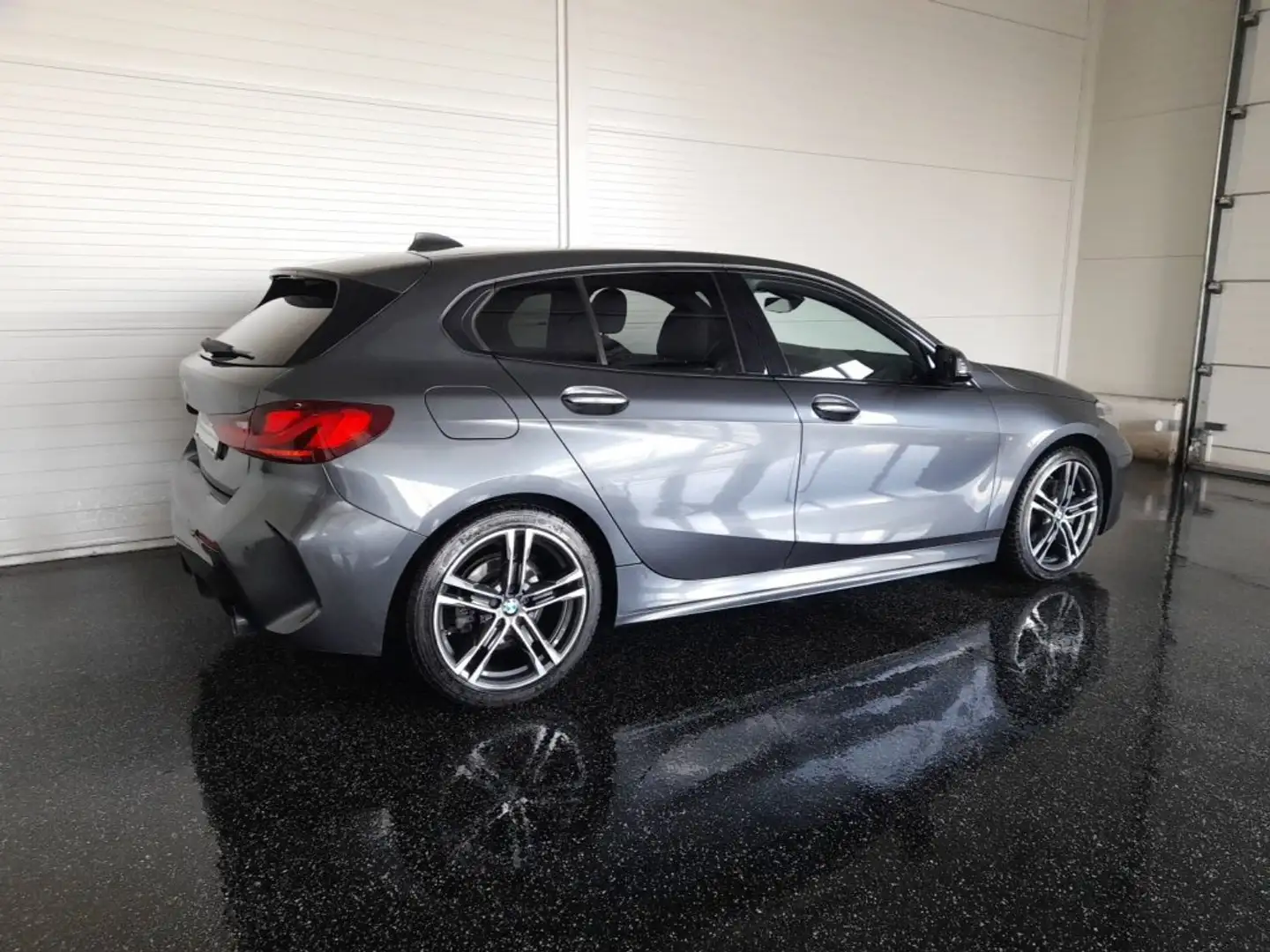 BMW 118 d M-SPORT Aut *18 ZOLL / VOLL LED / NAVI / TEILLEDER / 2-ZONEN-KLIMA* Grau - 2