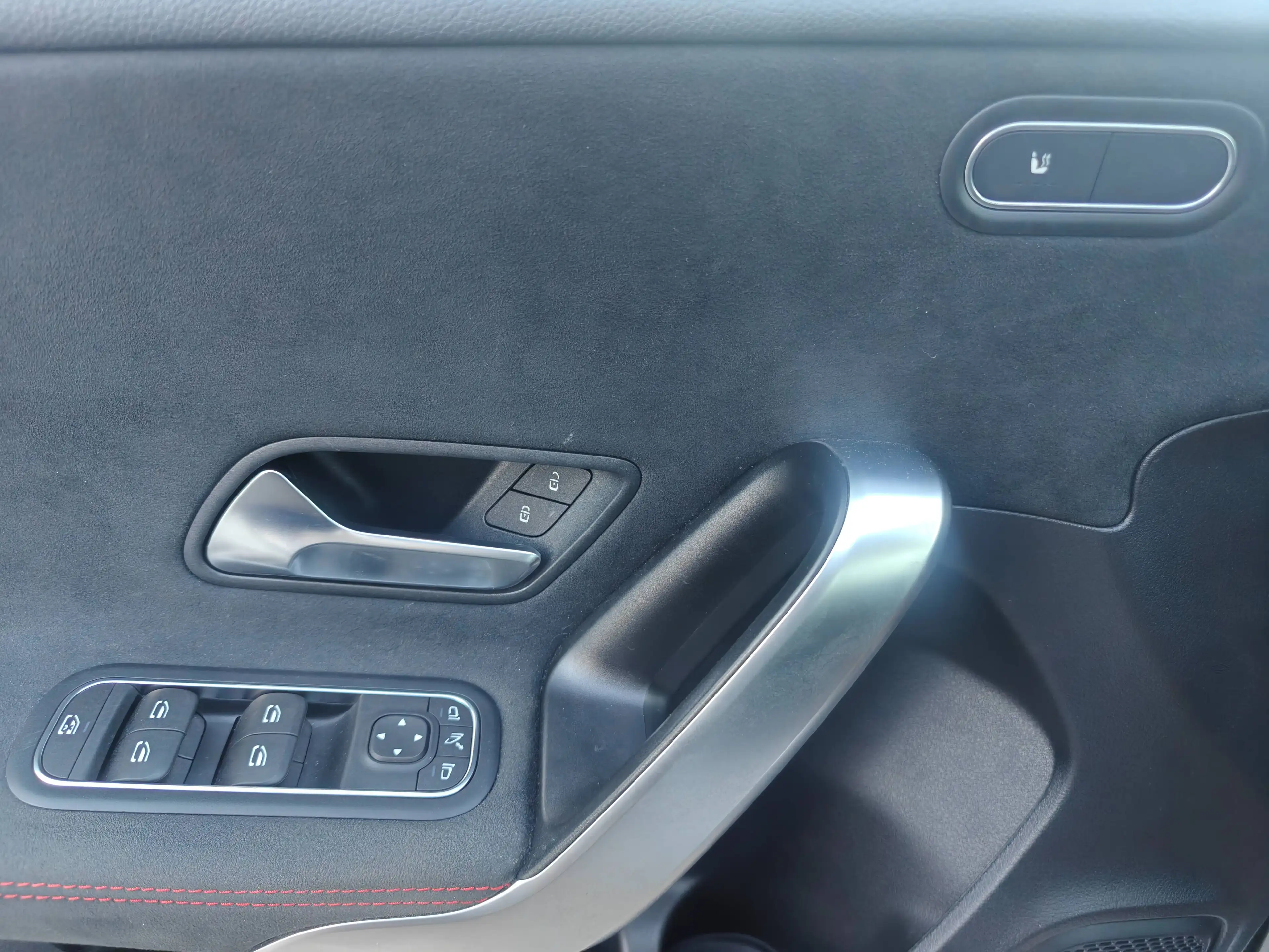 Mercedes-Benz A 200 A 200 AMG Line — photo 13