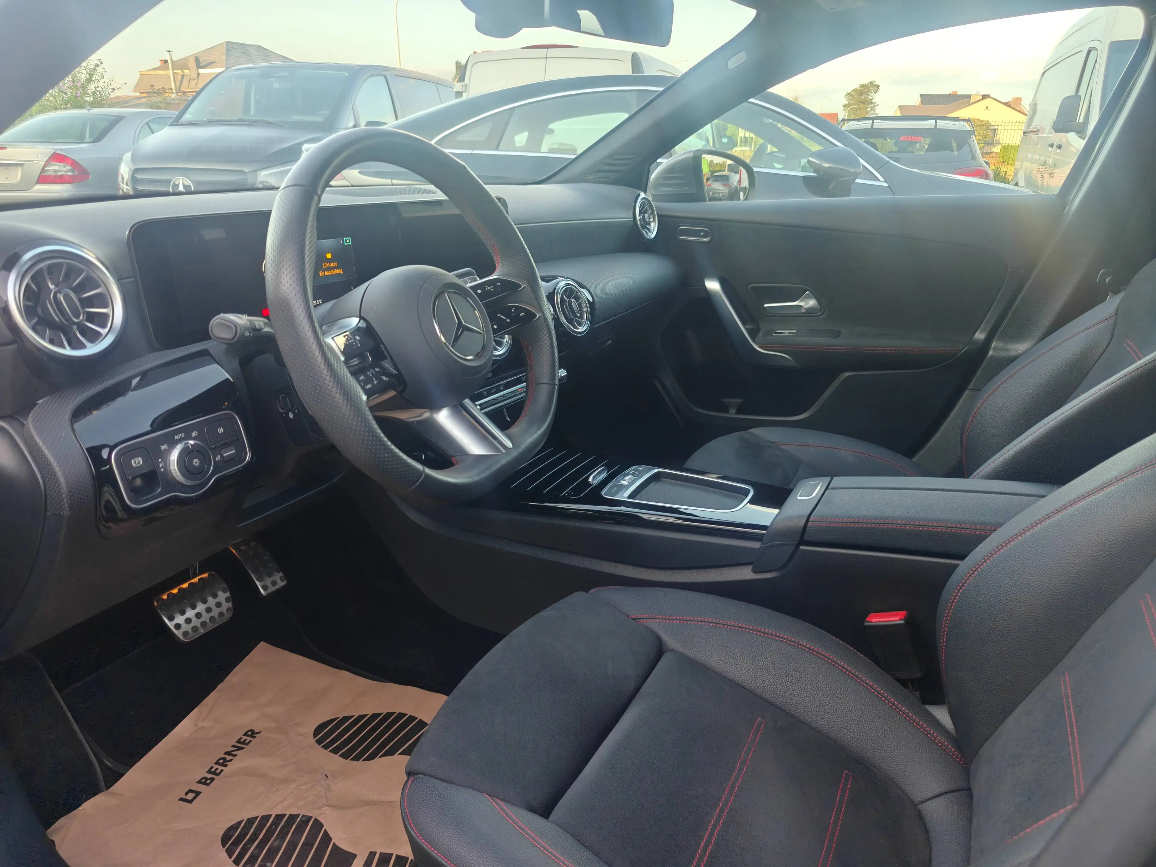 Mercedes-Benz A 200 A 200 AMG Line — photo 9