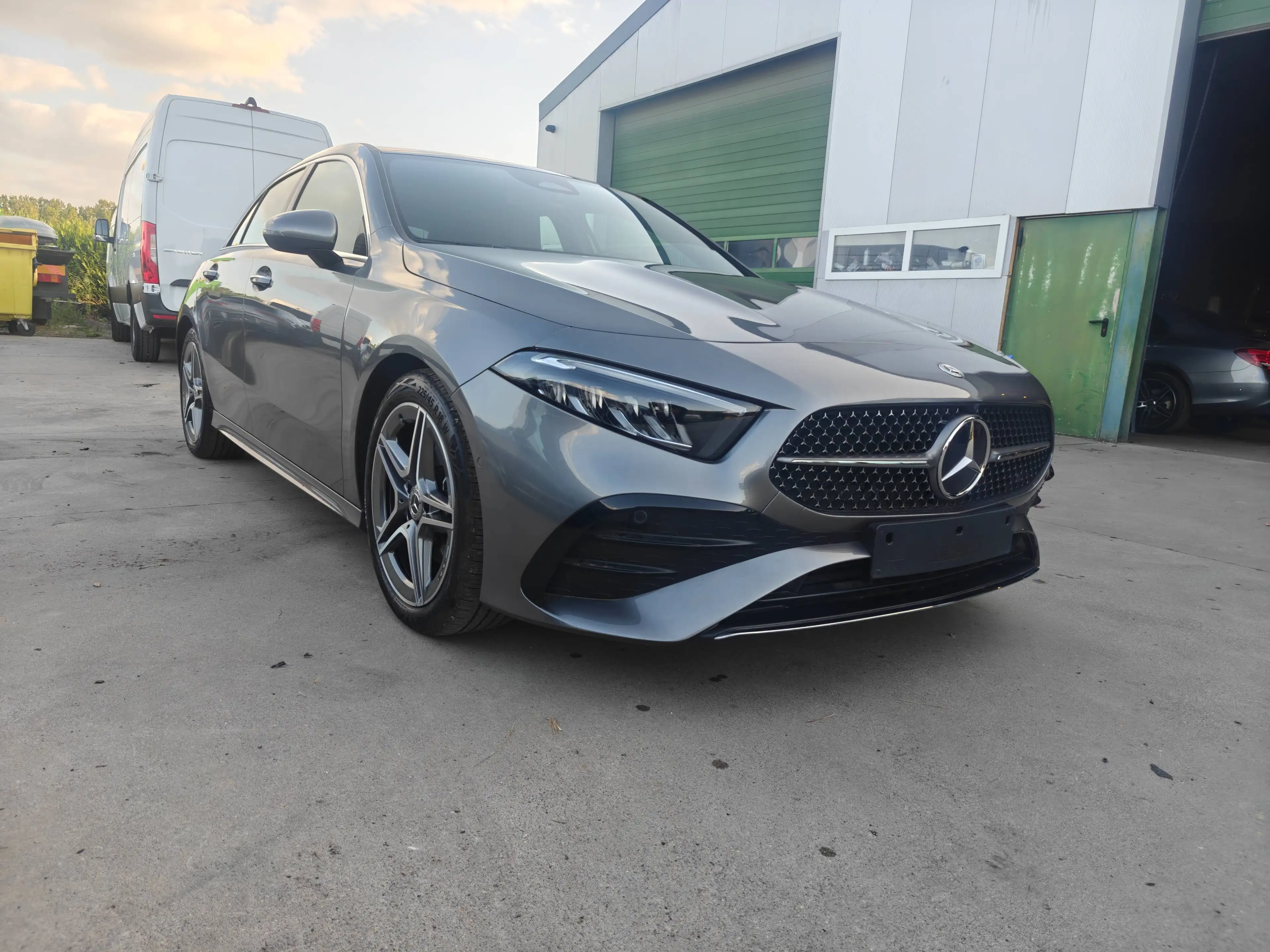 Mercedes-Benz A 200 A 200  AMG Line