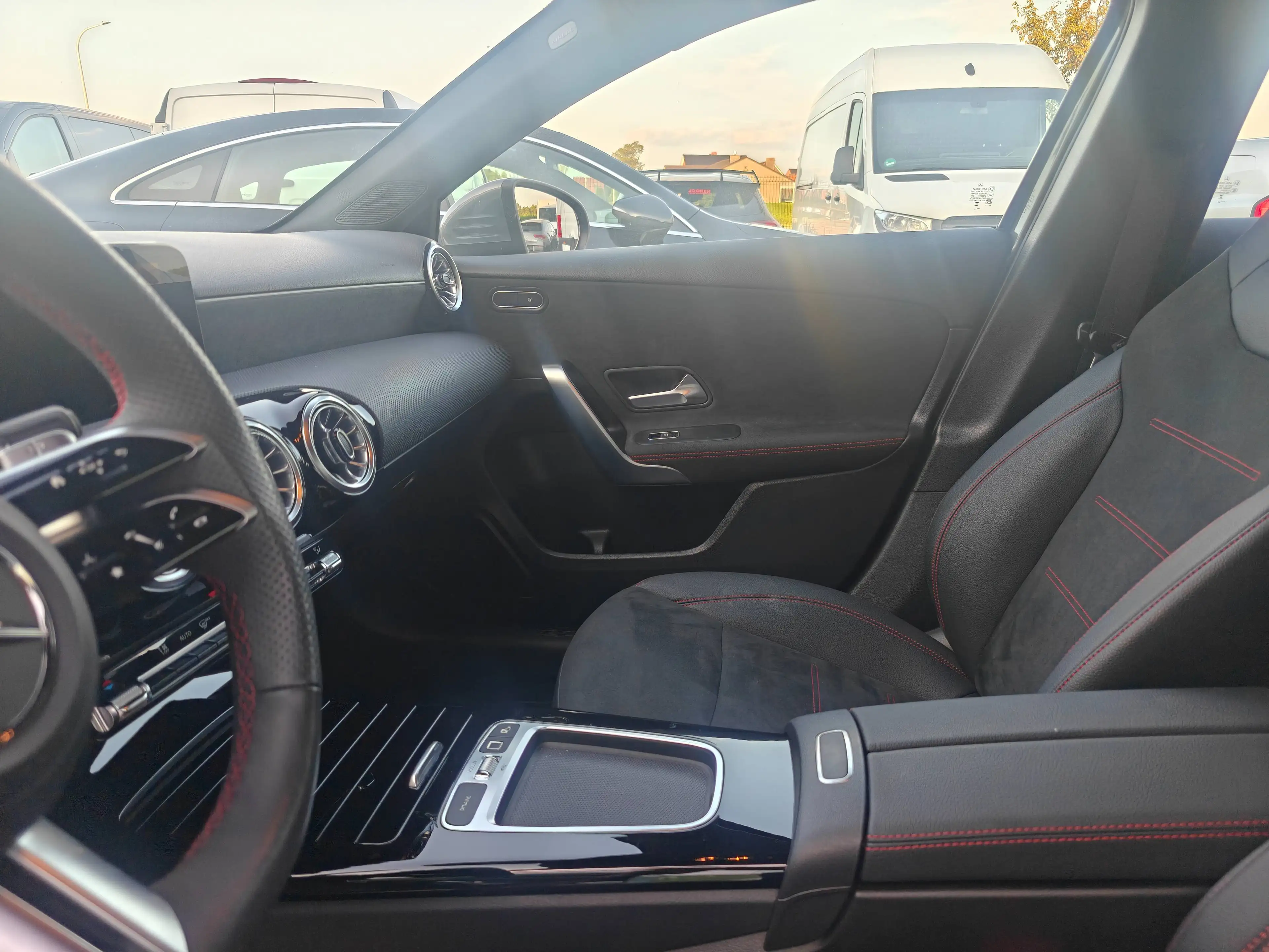 Mercedes-Benz A 200 A 200 AMG Line — photo 11