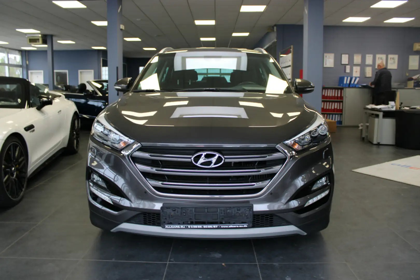 Hyundai TUCSON 1.6 4WD Grau - 2