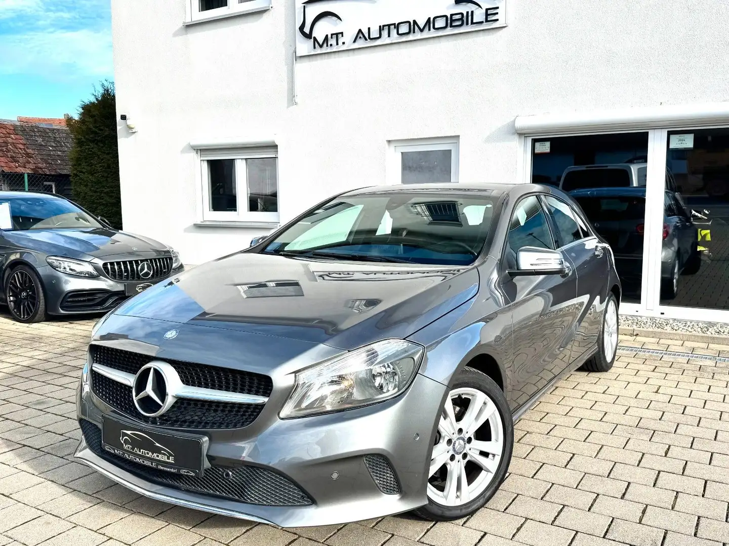 Mercedes-Benz A 200 *URBAN*TEMP*SHZ*NAVI*KAMERA*PDC*KLIMA*BLUET Grey - 1