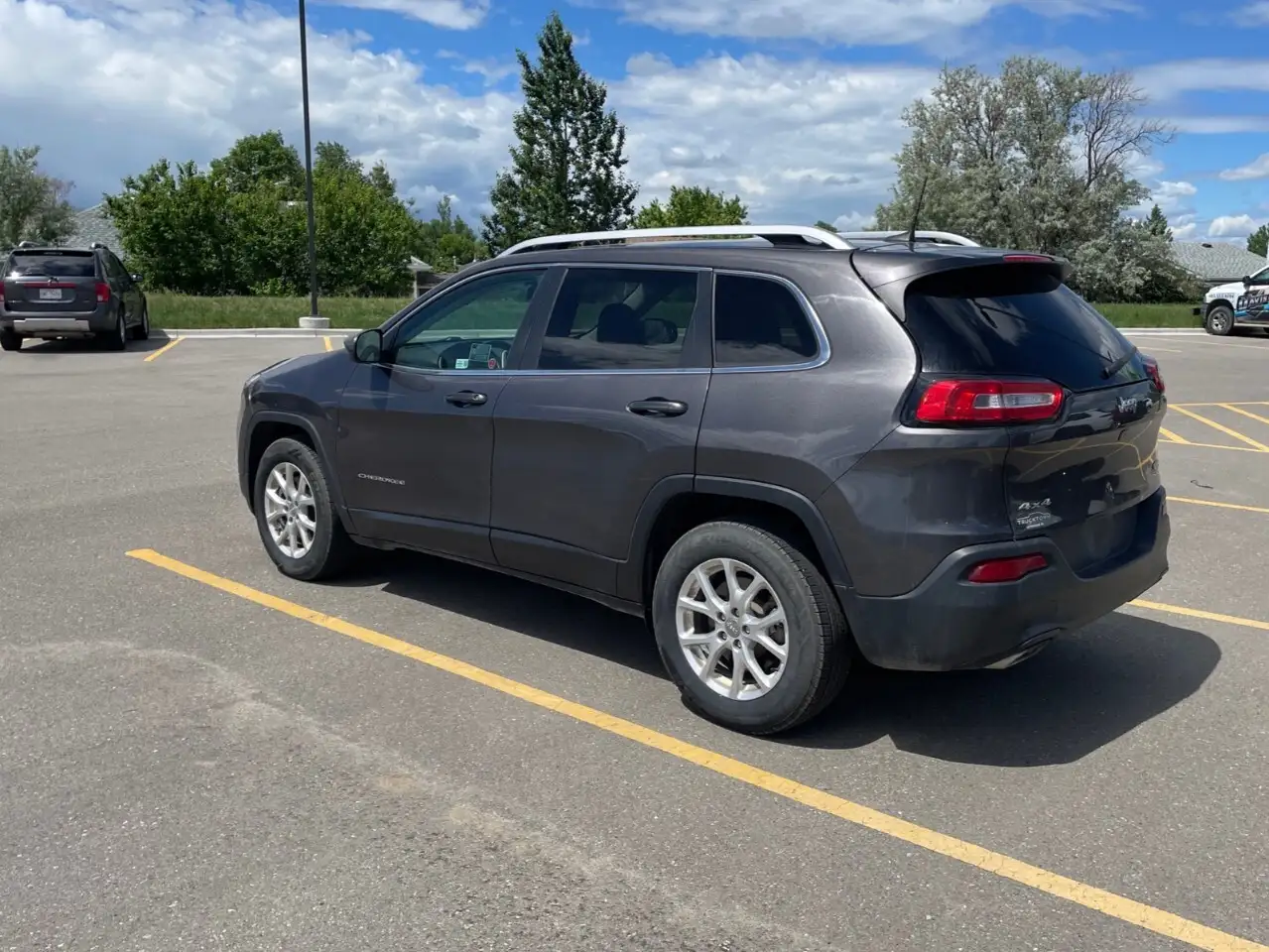 Jeep Cherokee снимка Jeep Cherokee