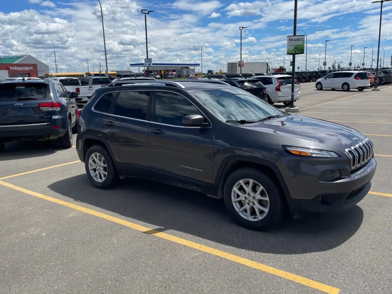 Jeep Cherokee снимка Jeep Cherokee