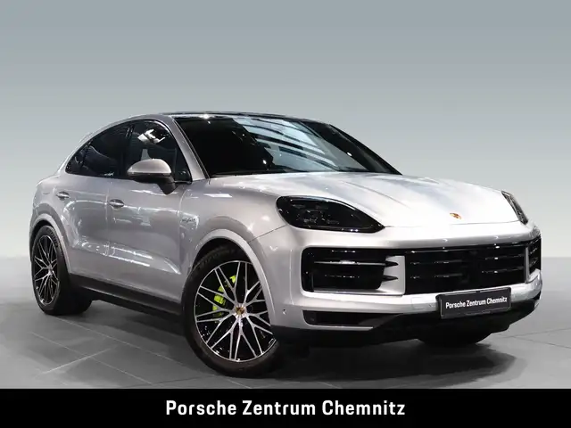 Porsche Cayenne view 9