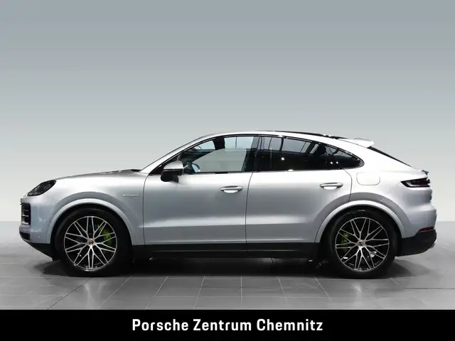 Porsche Cayenne view 2