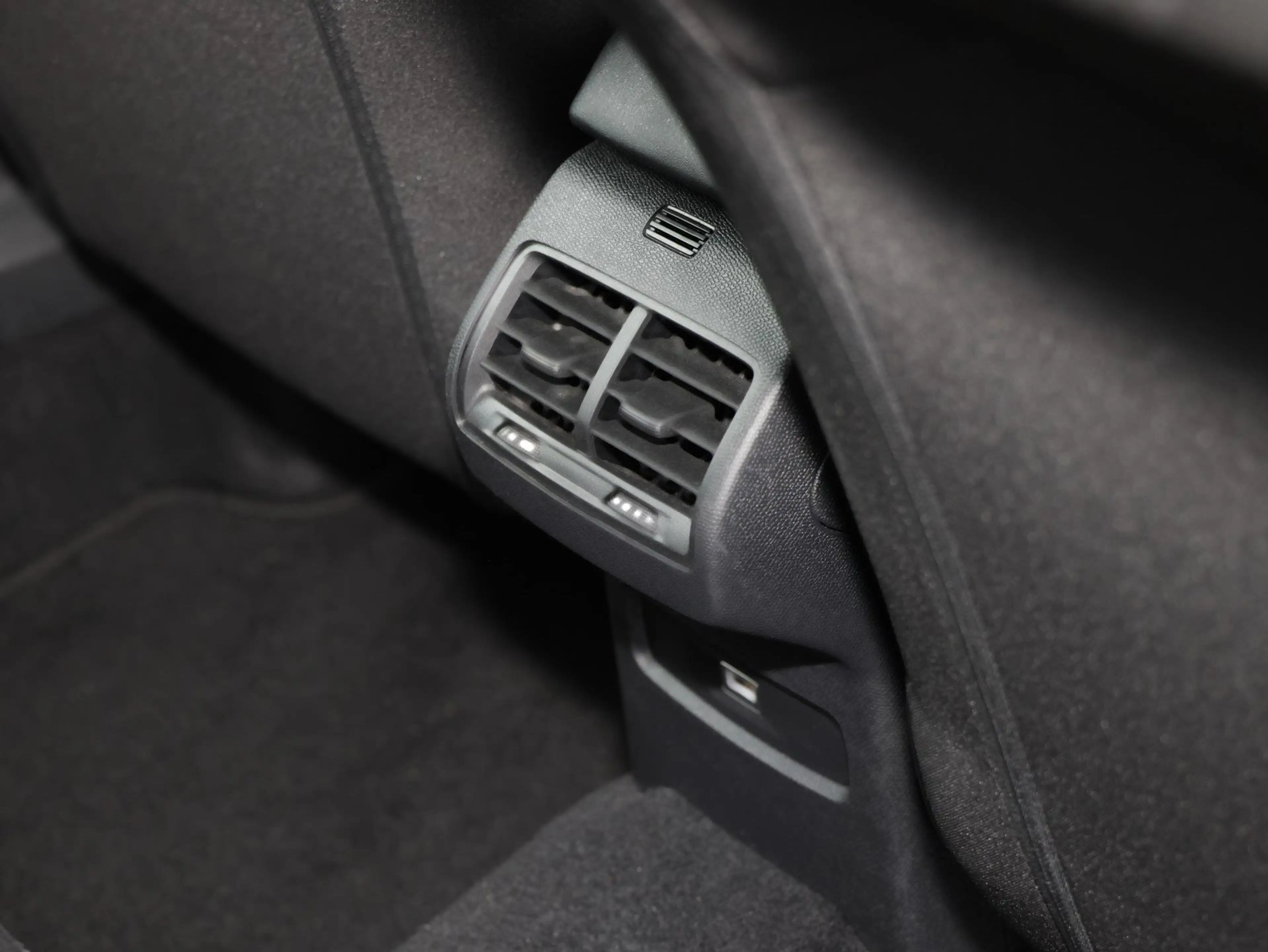 Citroen C4 Feel — photo 11