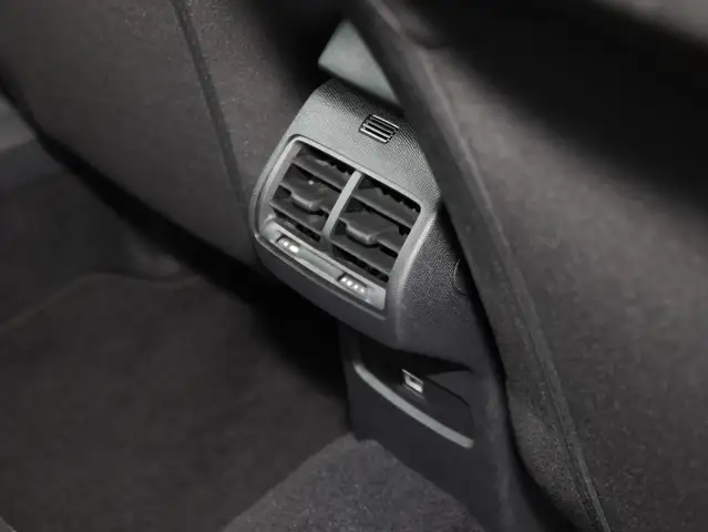 Citroen C4 view 11