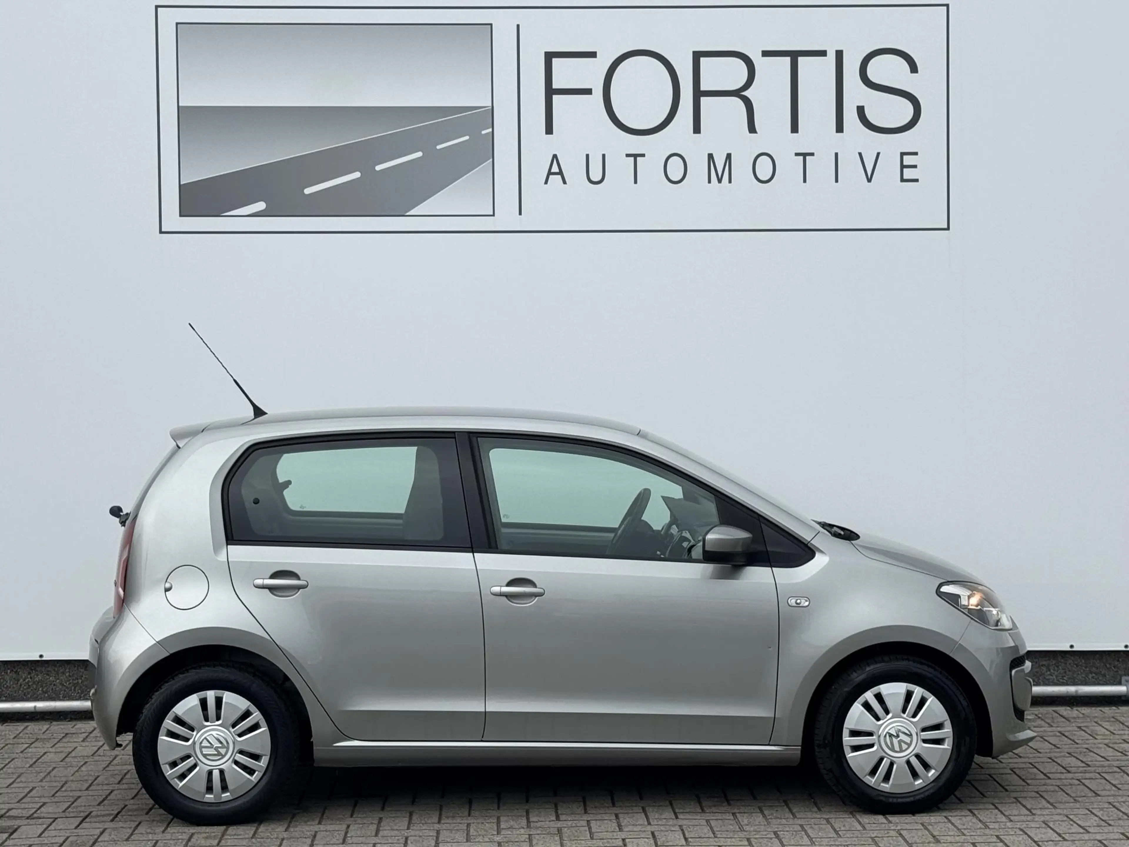 Volkswagen up! 1.0 move up! BlueMotion NL-AUTO | NAVI UITNEEMBAAR — photo 9