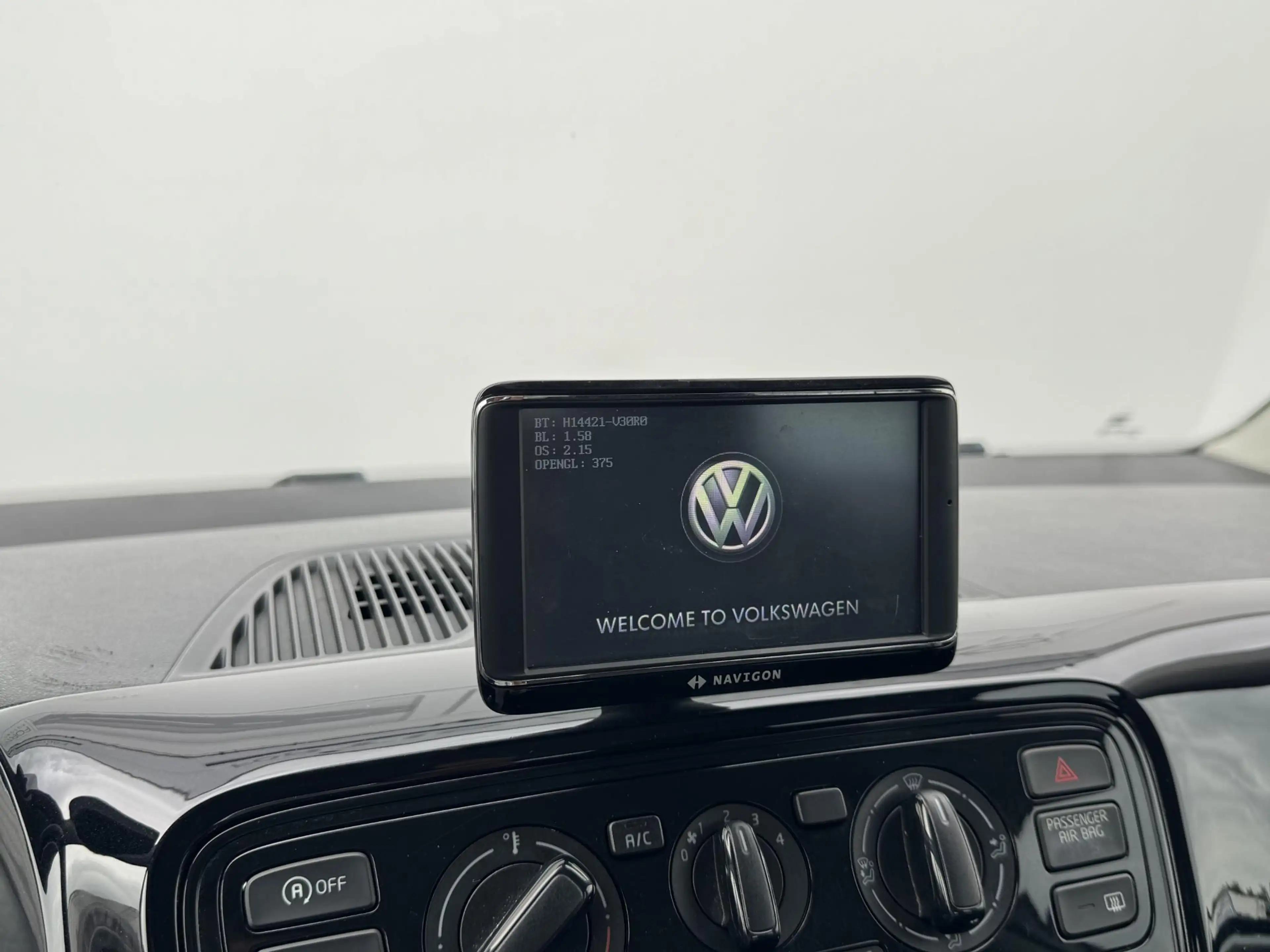 Volkswagen up! 1.0 move up! BlueMotion NL-AUTO | NAVI UITNEEMBAAR — photo 23