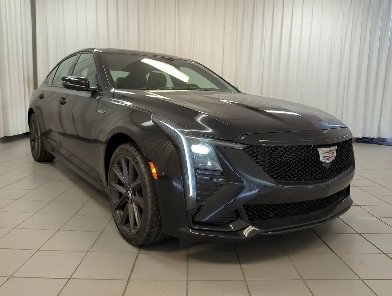 Cadillac CT5-V снимка Cadillac CT5-V