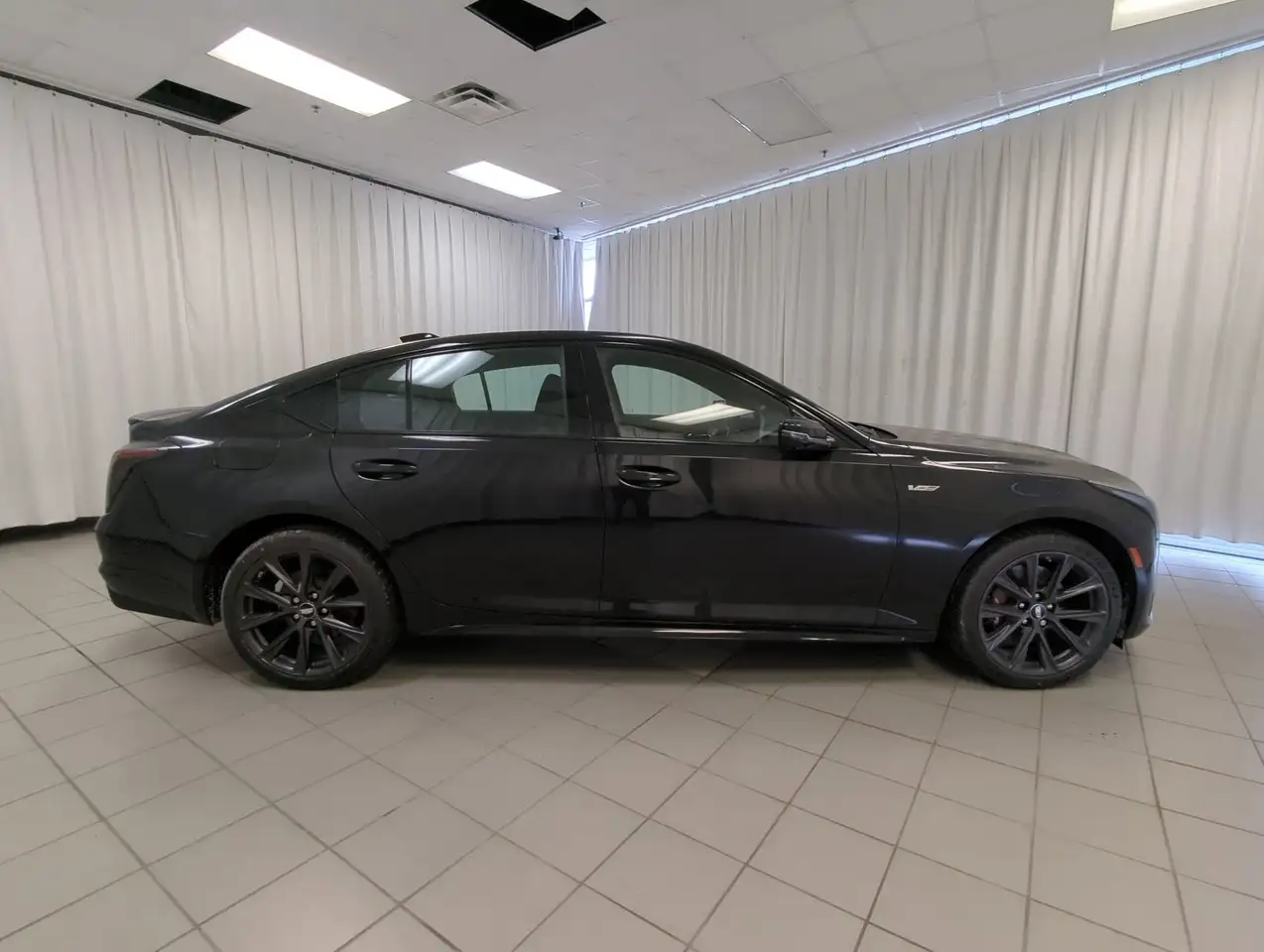 Cadillac CT5-V снимка Cadillac CT5-V