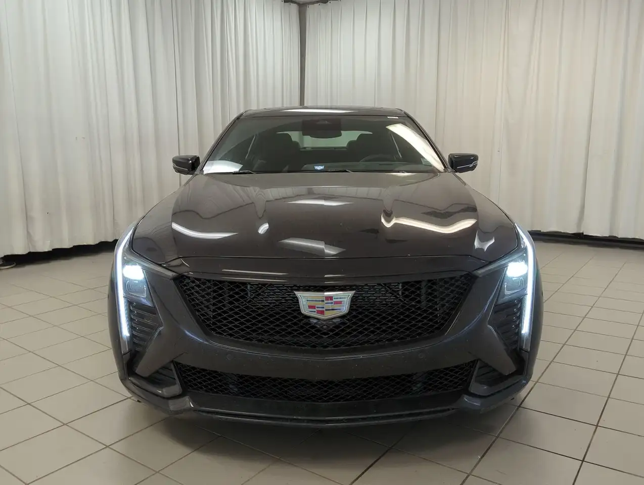 Cadillac CT5-V снимка Cadillac CT5-V