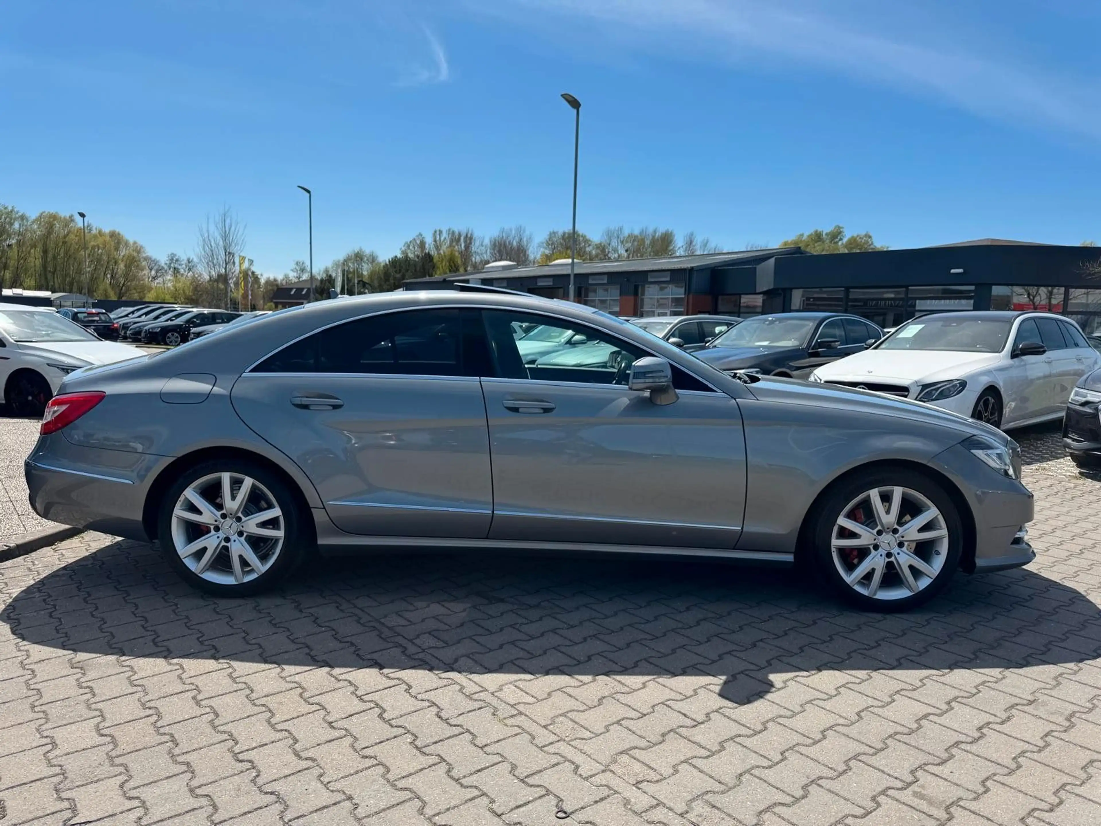 Mercedes-Benz CLS 350 CGI 7G-TRONIC"AMG-LINE"S-DACH*KAMERA*AMBI — photo 9