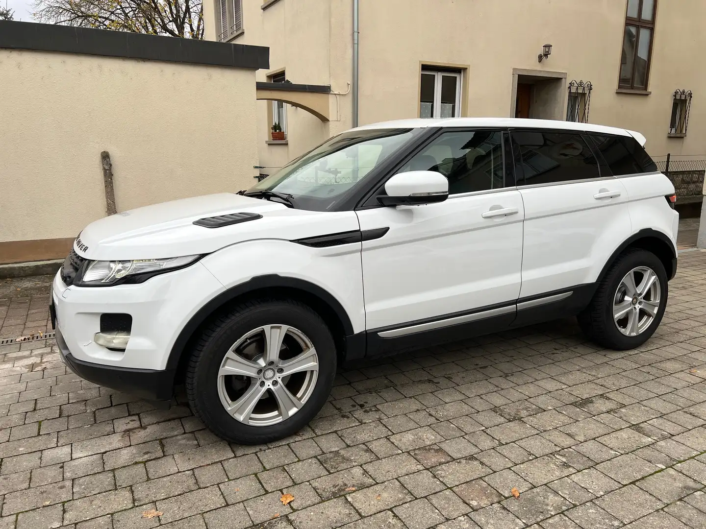 Land Rover Range Rover Evoque Prestige Automatik Kamera/Leder/Bi-Xenon/F1/PDC Weiß - 2