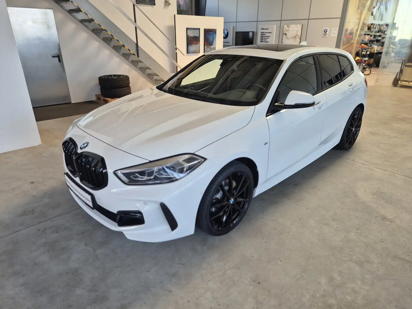 BMW 120 120i M Sport /NAVI/LED/PANO-SD/HIFI/LCP/KAMERA Weiß - 1
