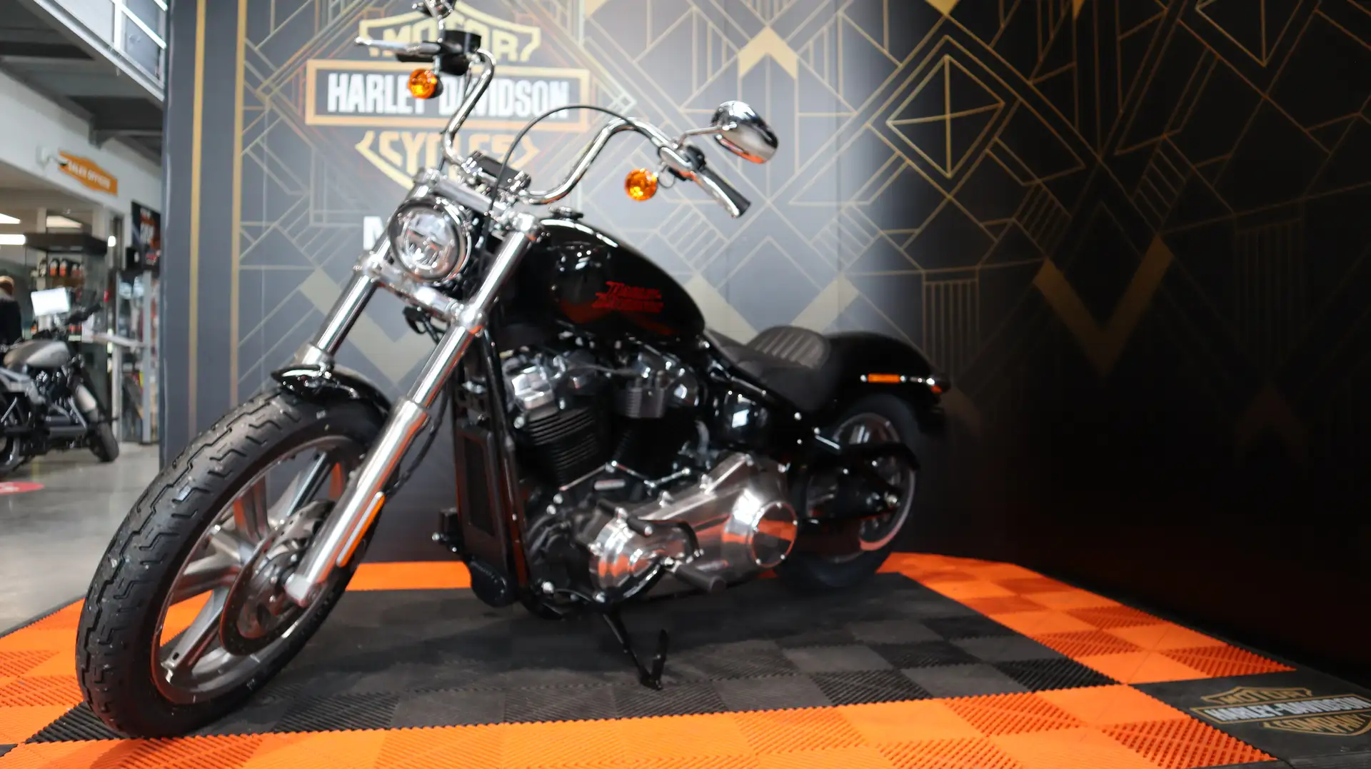 Harley-Davidson Softail Standard Schwarz - 1