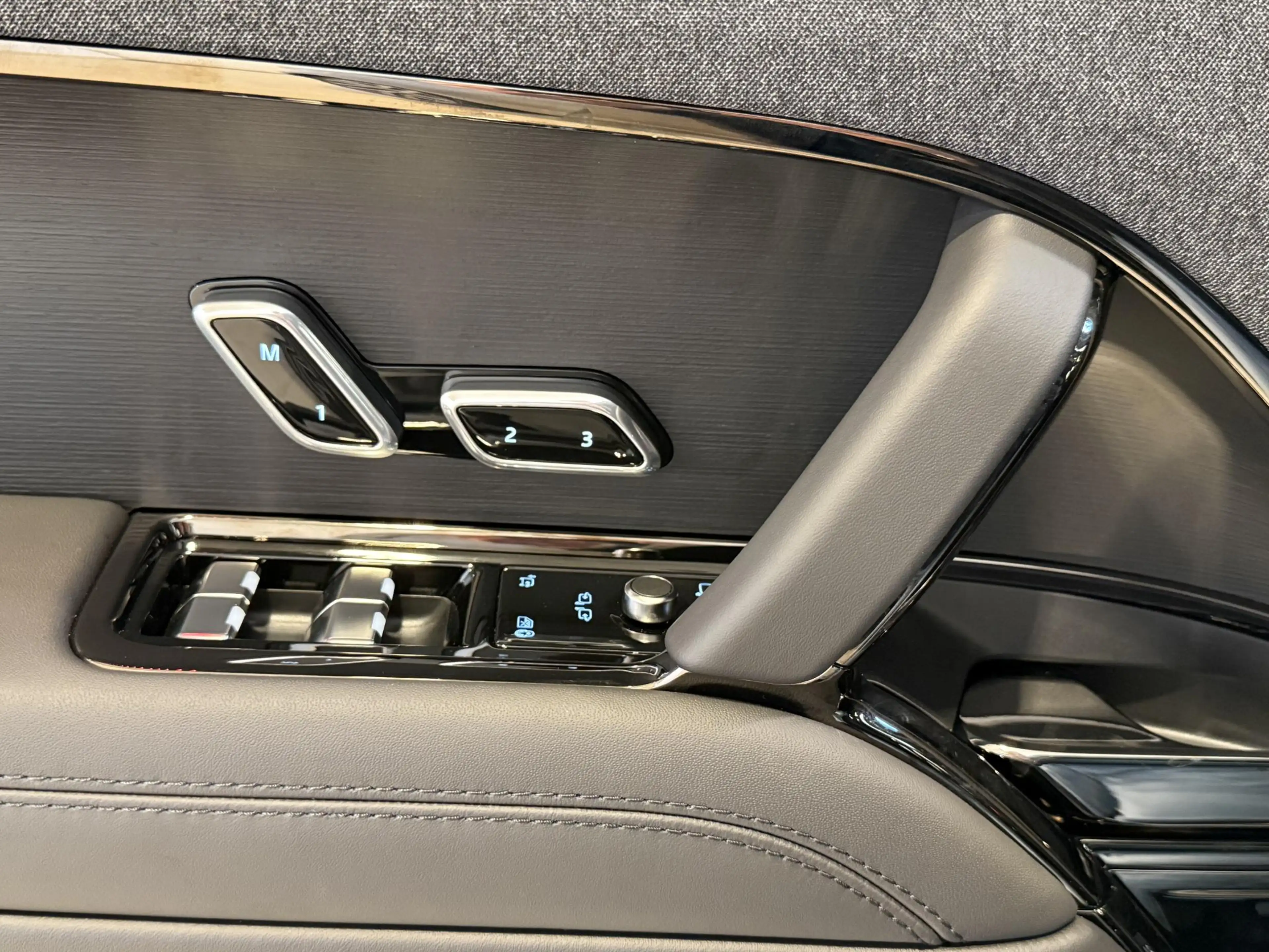Land Rover Range Rover Sport 3.0 P550e Autobiography Edition PHEV Full option! — photo 22