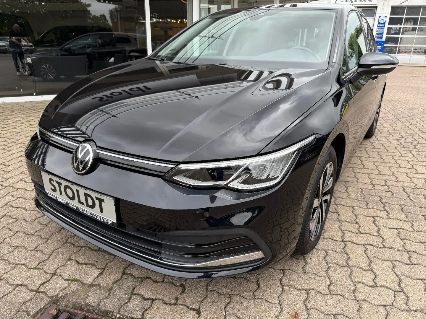 Volkswagen Golf VIII Limousine 2.0 TDI Schwarz - 2
