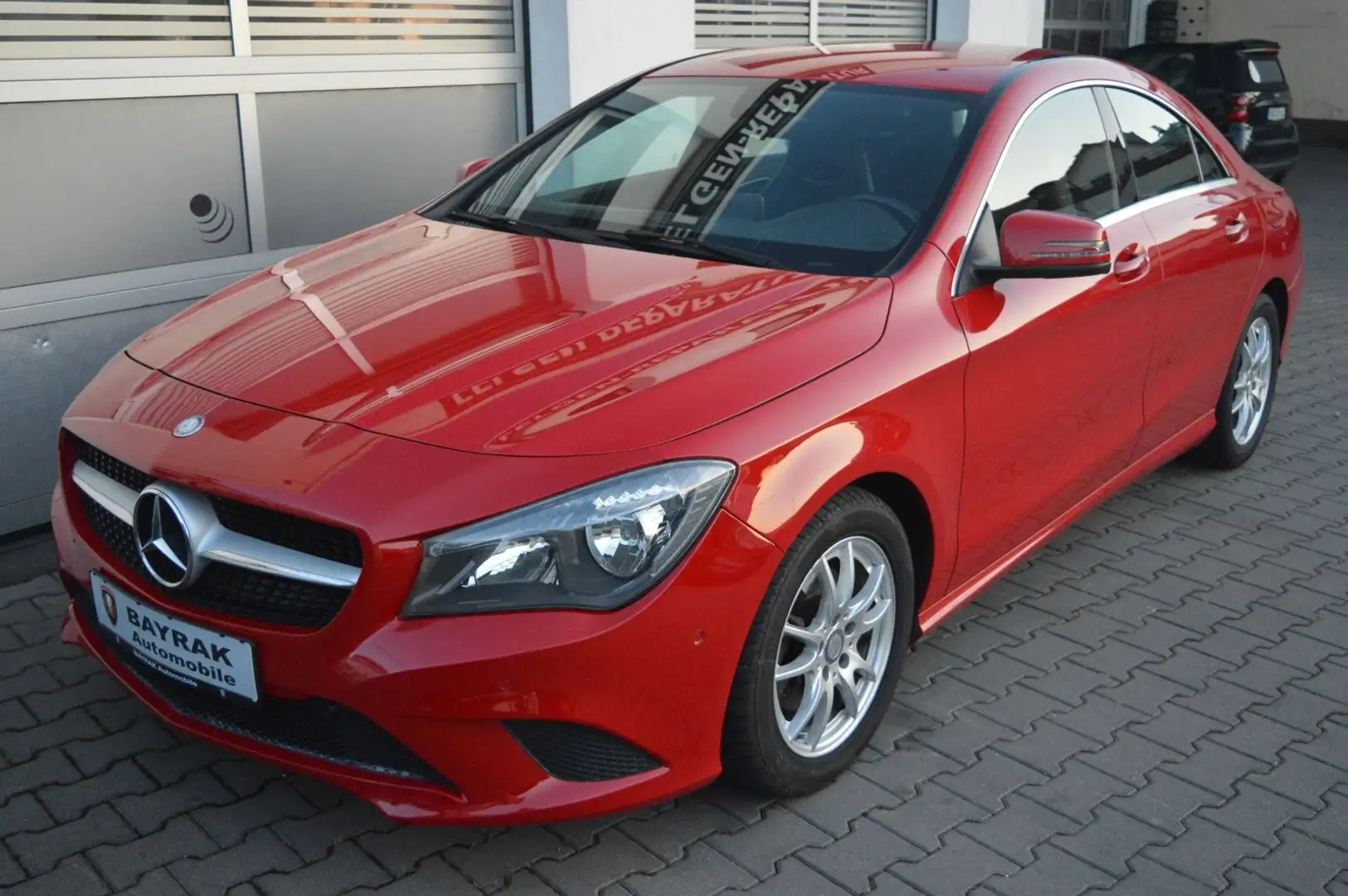 Mercedes-Benz CLA 200 CDI/d*NAVI*SHZ*Sportsitze*Teilleder*TÜV* Rood - 1