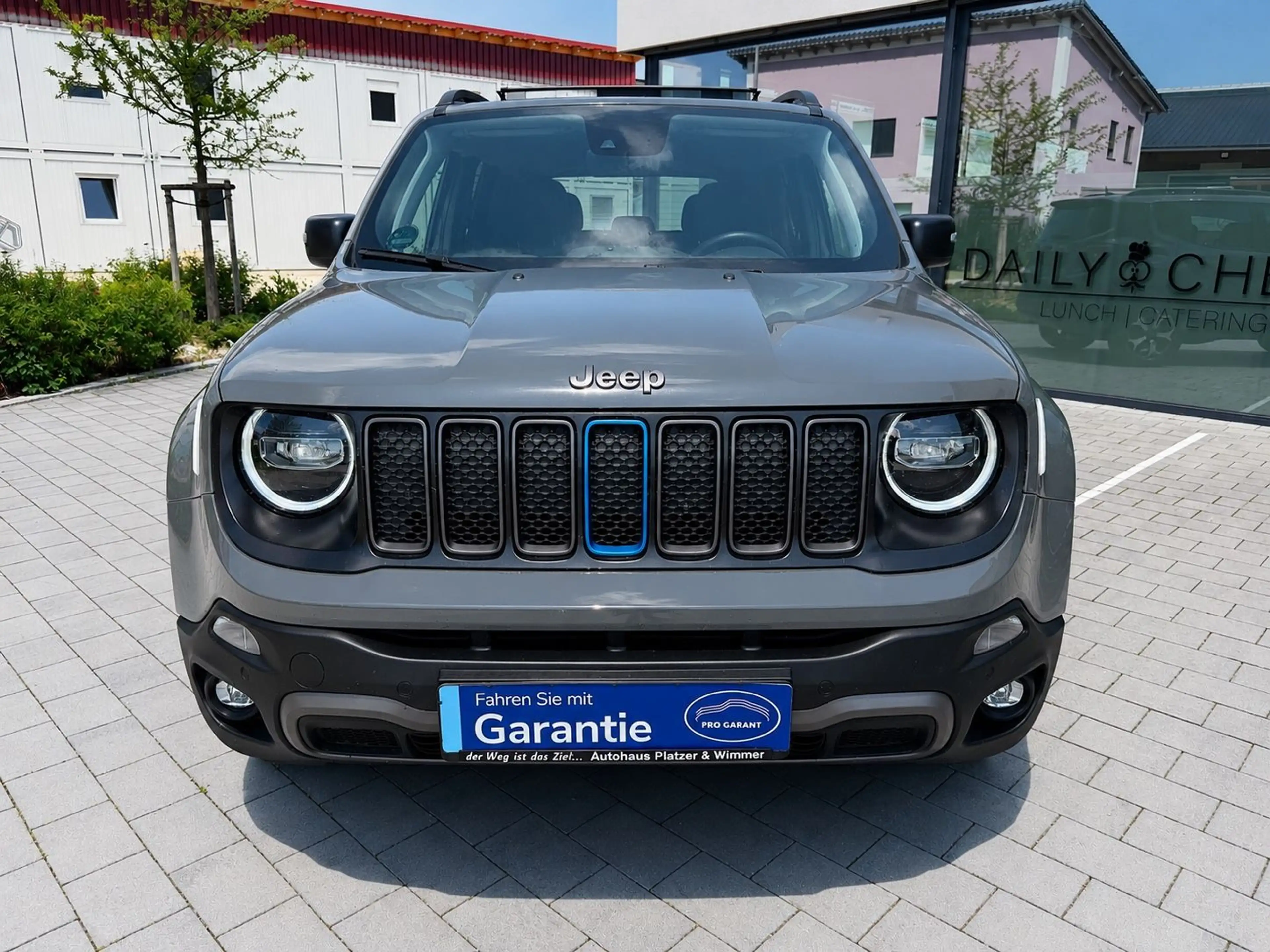 Jeep Renegade Trailhawk Plug-In-Hybrid 4xe — photo 7