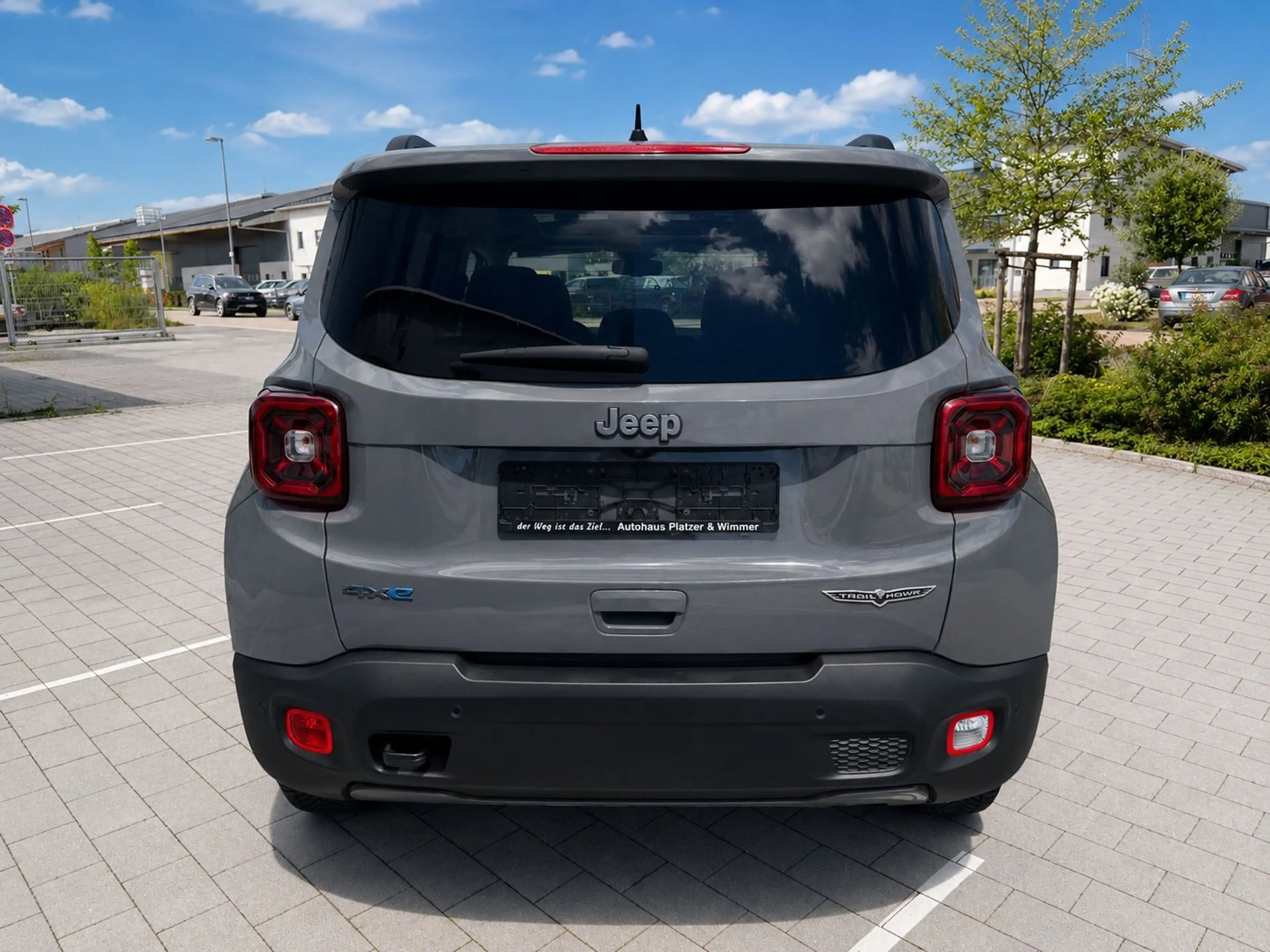 Jeep Renegade Trailhawk Plug-In-Hybrid 4xe — photo 8