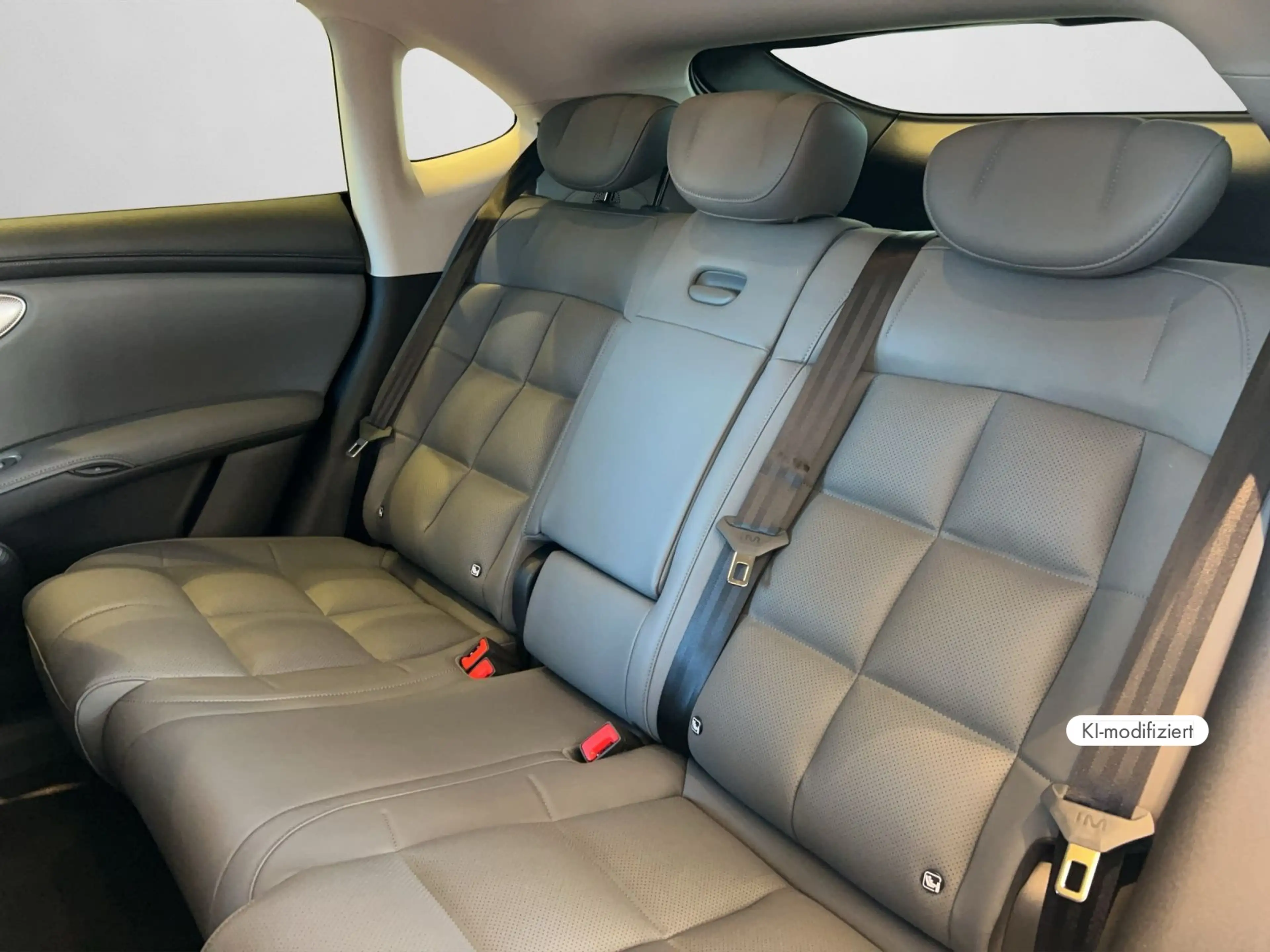 MG IM6 100kWh Premium AWD Drive Pack — photo 13