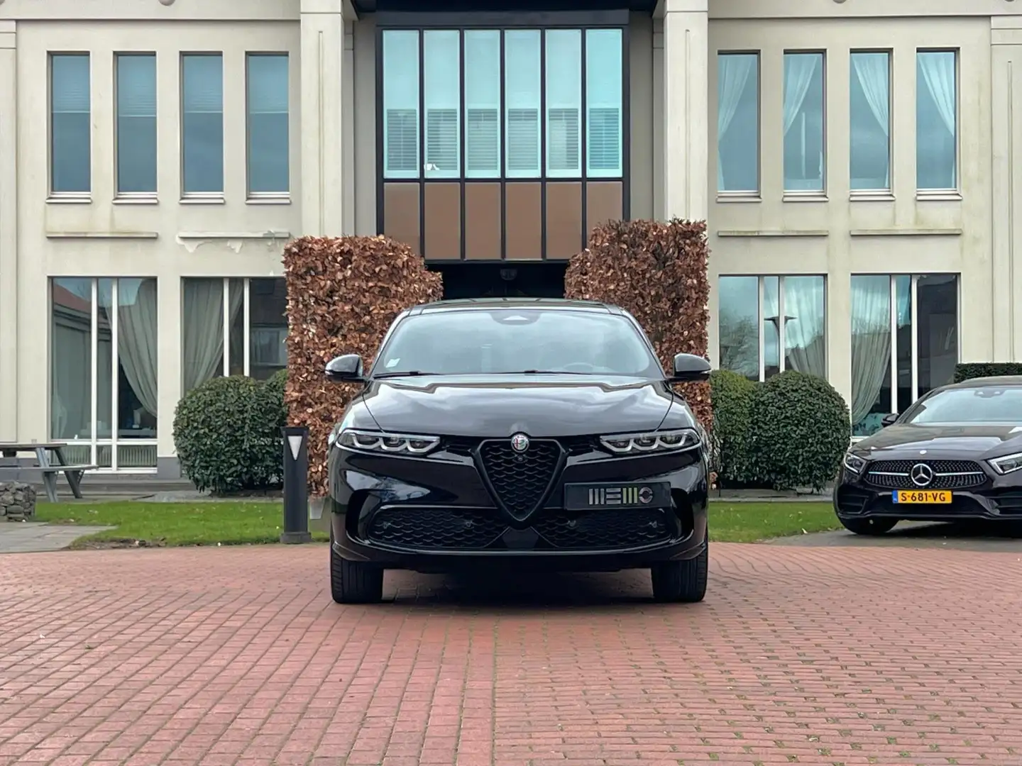 Alfa Romeo Tonale 1.5T Hybrid Veloce LED - 360 camera - Panoramadak Negro - 2