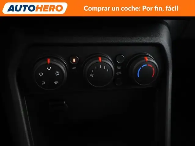 Dacia Sandero view 25
