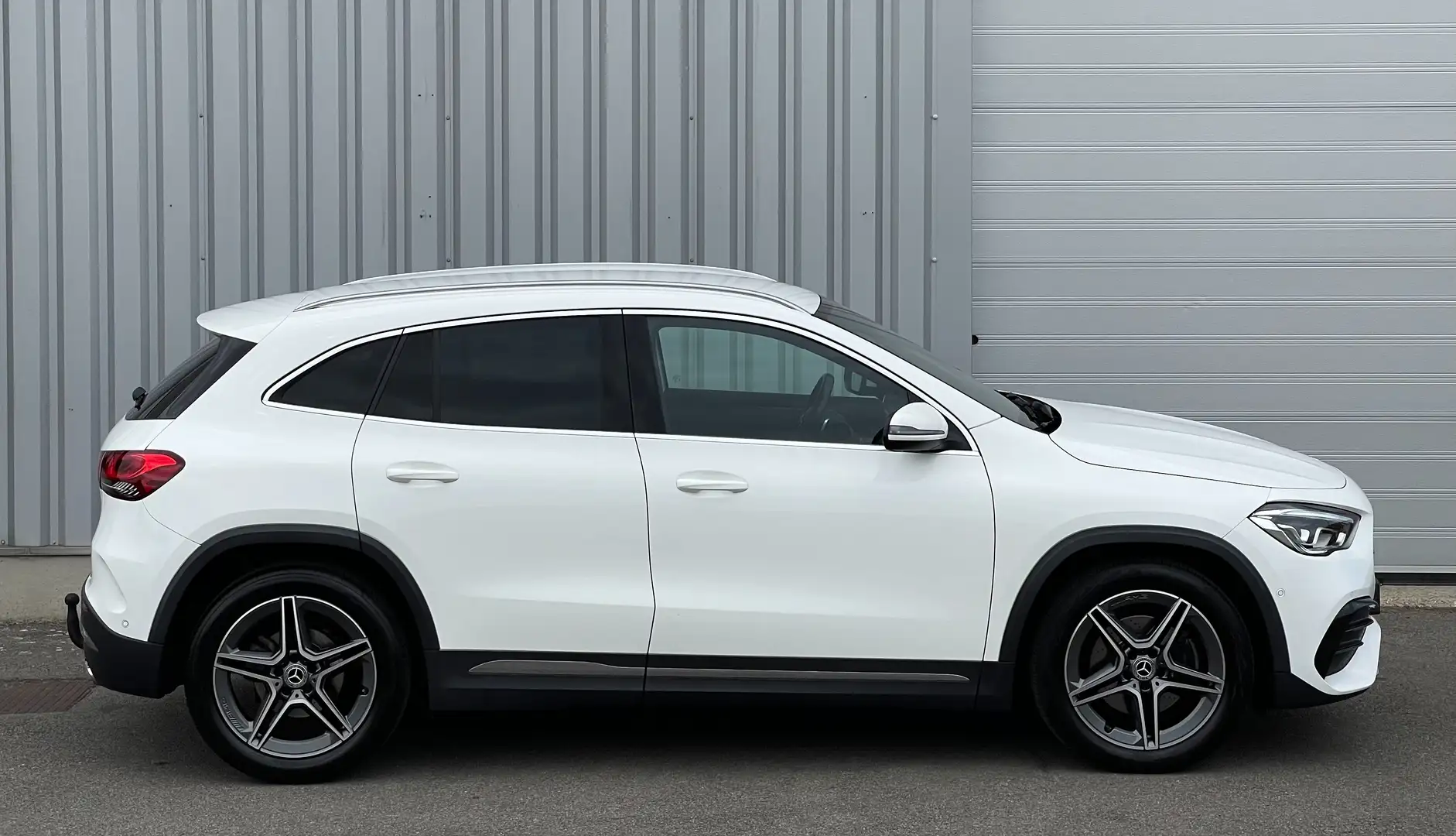 Mercedes-Benz GLA 200 AMG Line - 1st Owner - Immaculate Condition Wit - 2