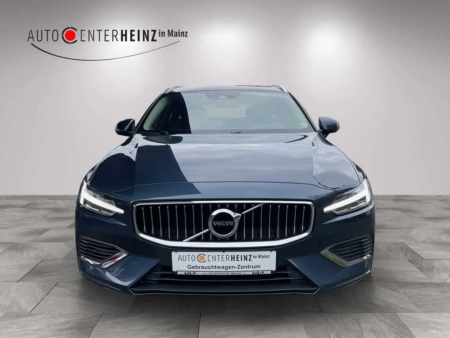 Volvo V60 Inscription Expression Recharge Plug-In Hybrid AWD Bleu - 2