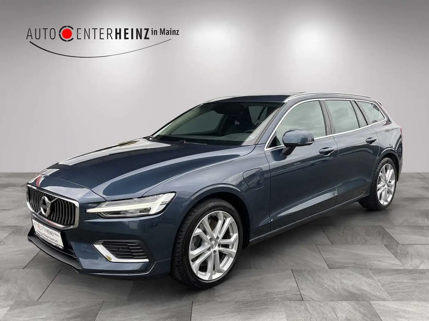 Volvo V60 Inscription Expression Recharge Plug-In Hybrid AWD Bleu - 1