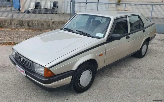 Alfa Romeo 75 1.6 carburatori