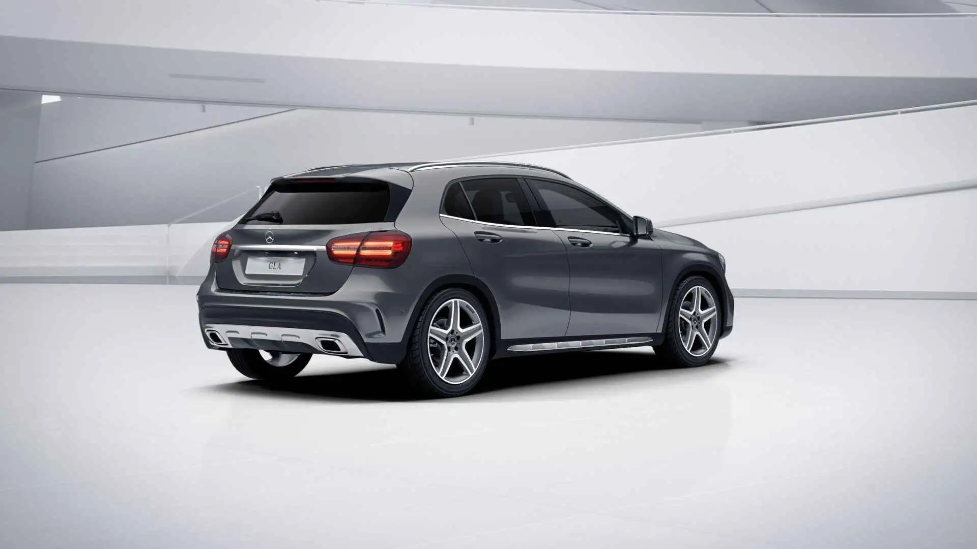 Mercedes-Benz GLA 180 Activity Edition Grijs - 2
