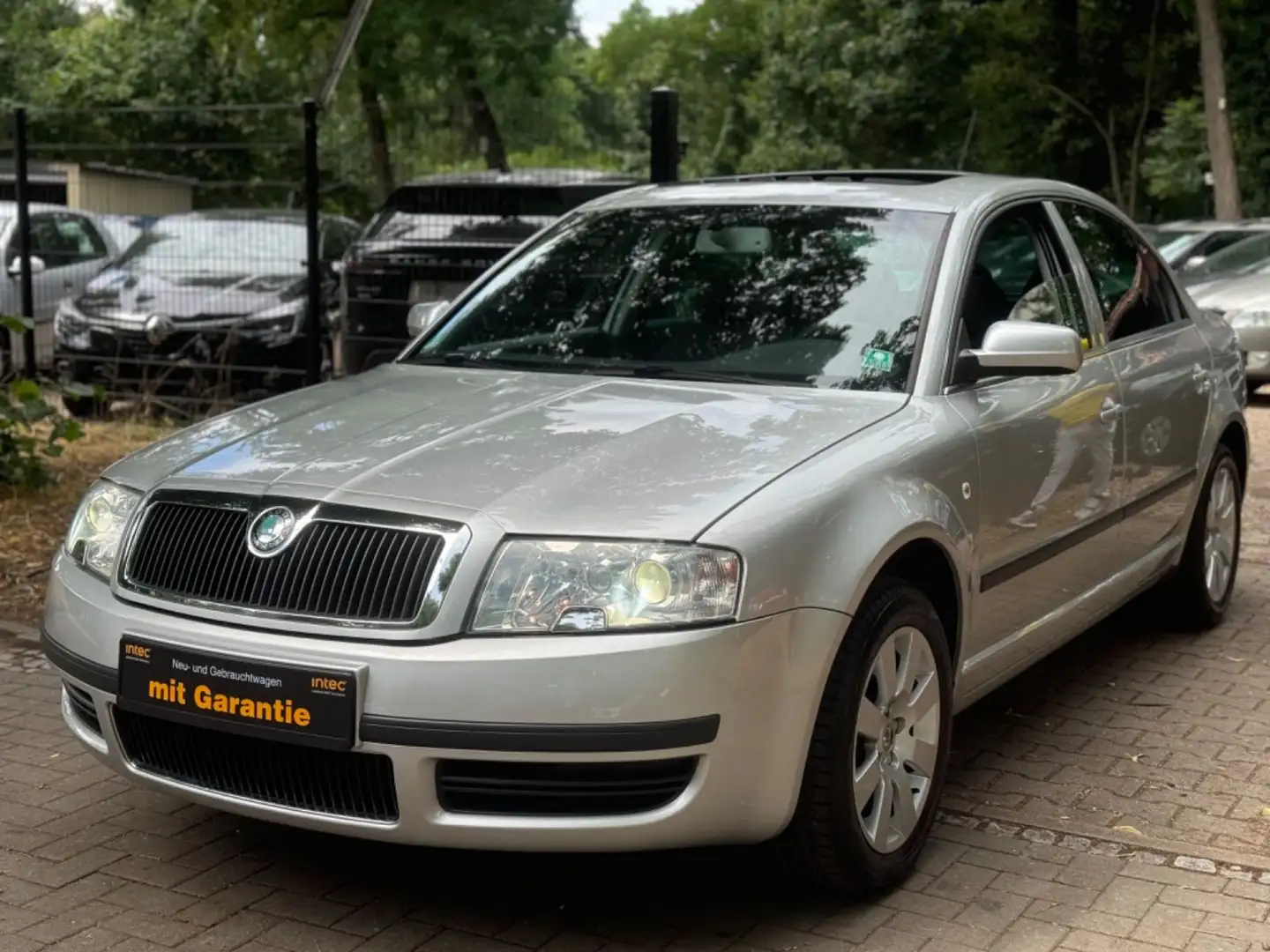 Skoda Superb 1.8 T Schiebedach,Xenon,1.Hand Argento - 2