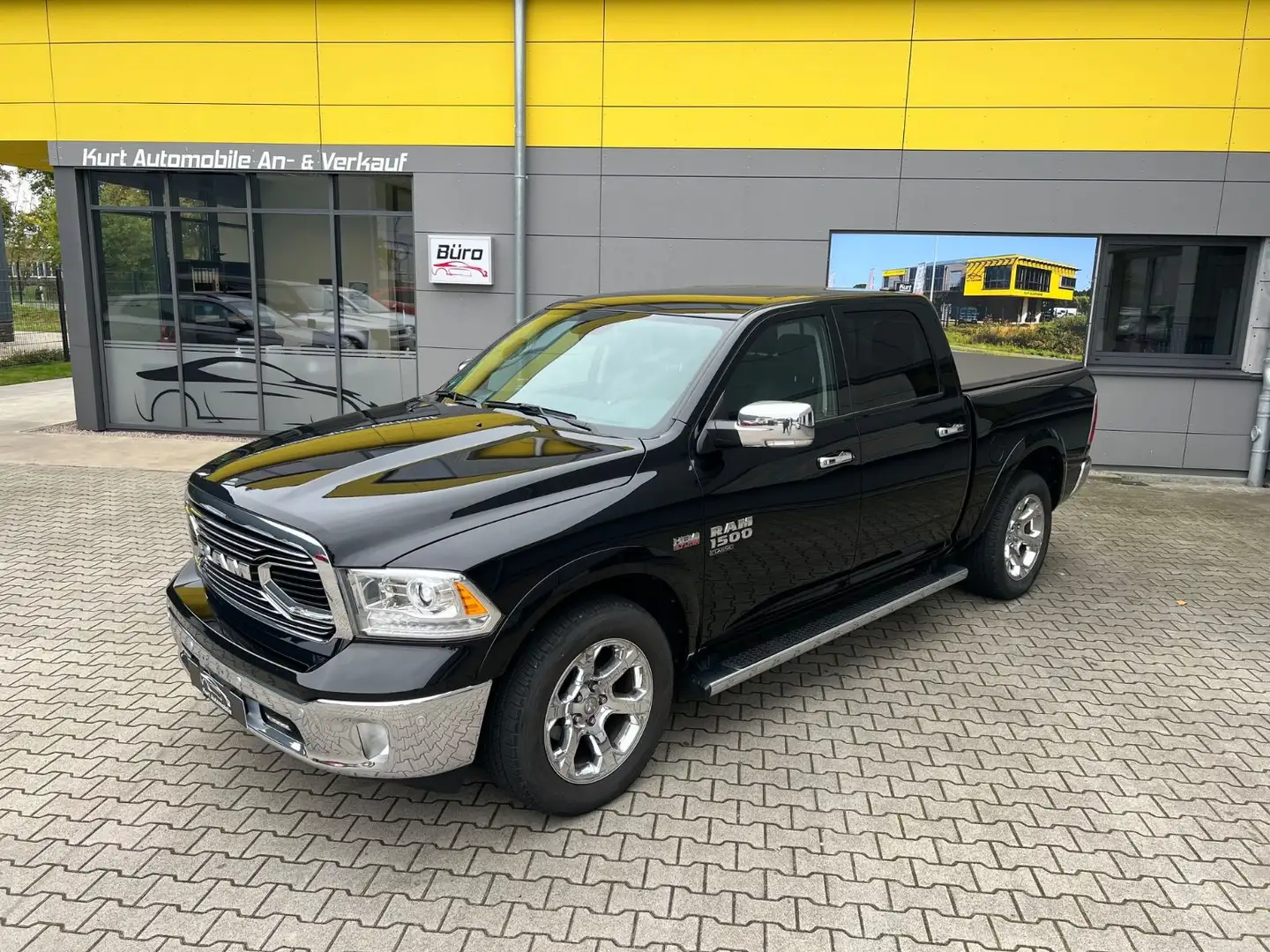 Dodge RAM 1500 CLASSIC/LARAMIE/5.7/DEUTSCH*FZG/1 HAND Schwarz - 1
