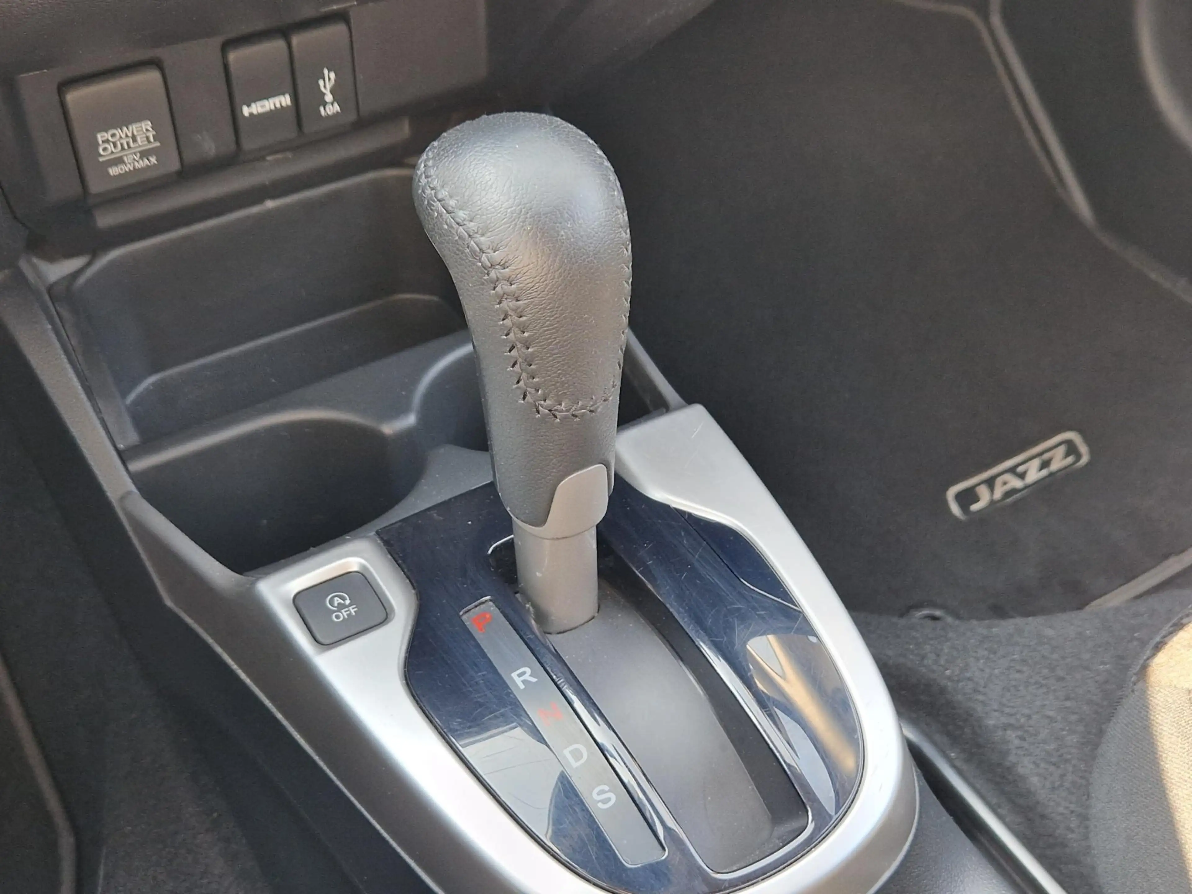 Honda Jazz 1.3 i-VTEC Elegance CAMERA CRUISE KEYLESS — photo 19