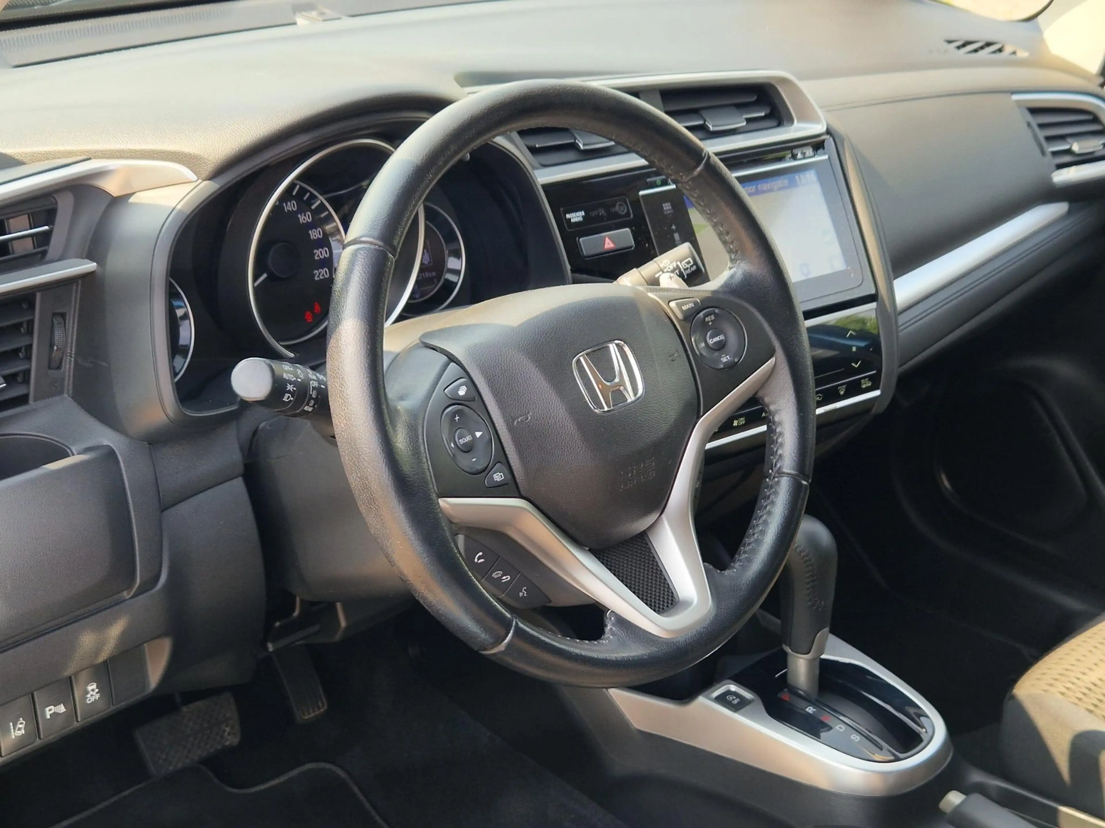 Honda Jazz 1.3 i-VTEC Elegance CAMERA CRUISE KEYLESS — photo 8