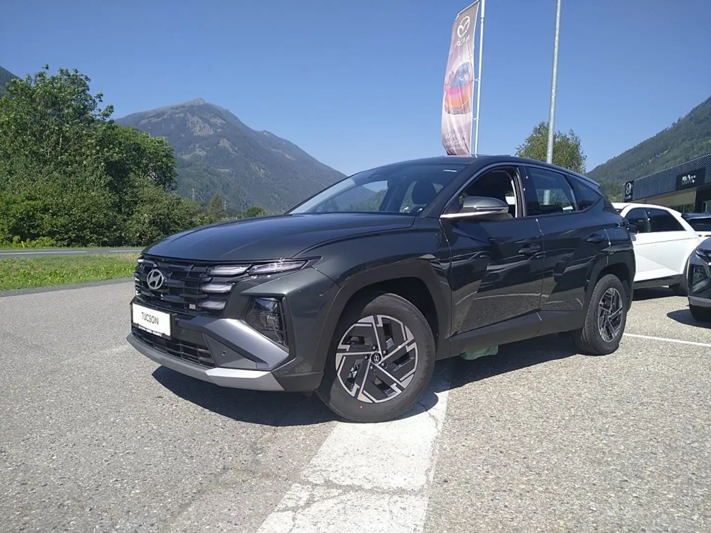 Hyundai TUCSON NX4 Smart Line 1,6 T-GDi 2WD DCT Winterp. Klimaaut. Grün - 2