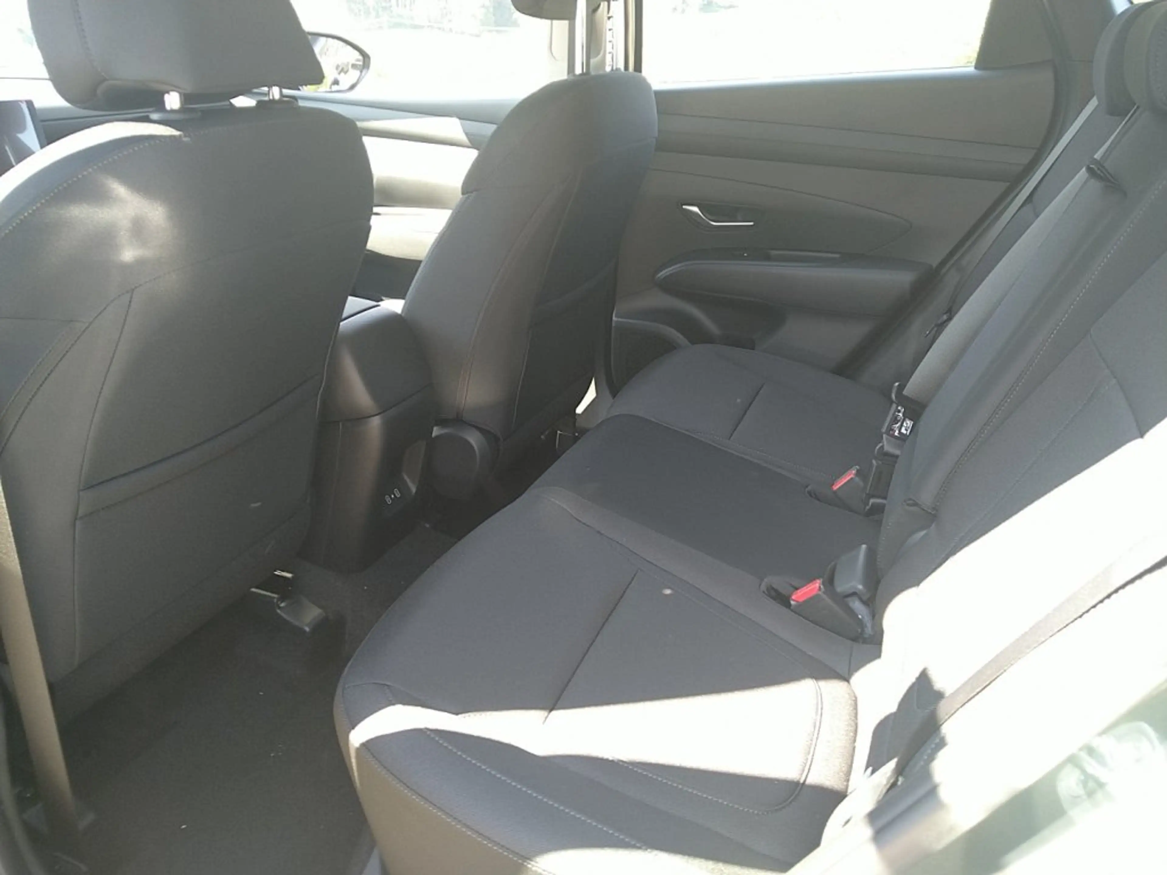 Hyundai TUCSON NX4 Smart Line 1,6 T-GDi 2WD DCT Winterp. Klimaaut. — photo 8