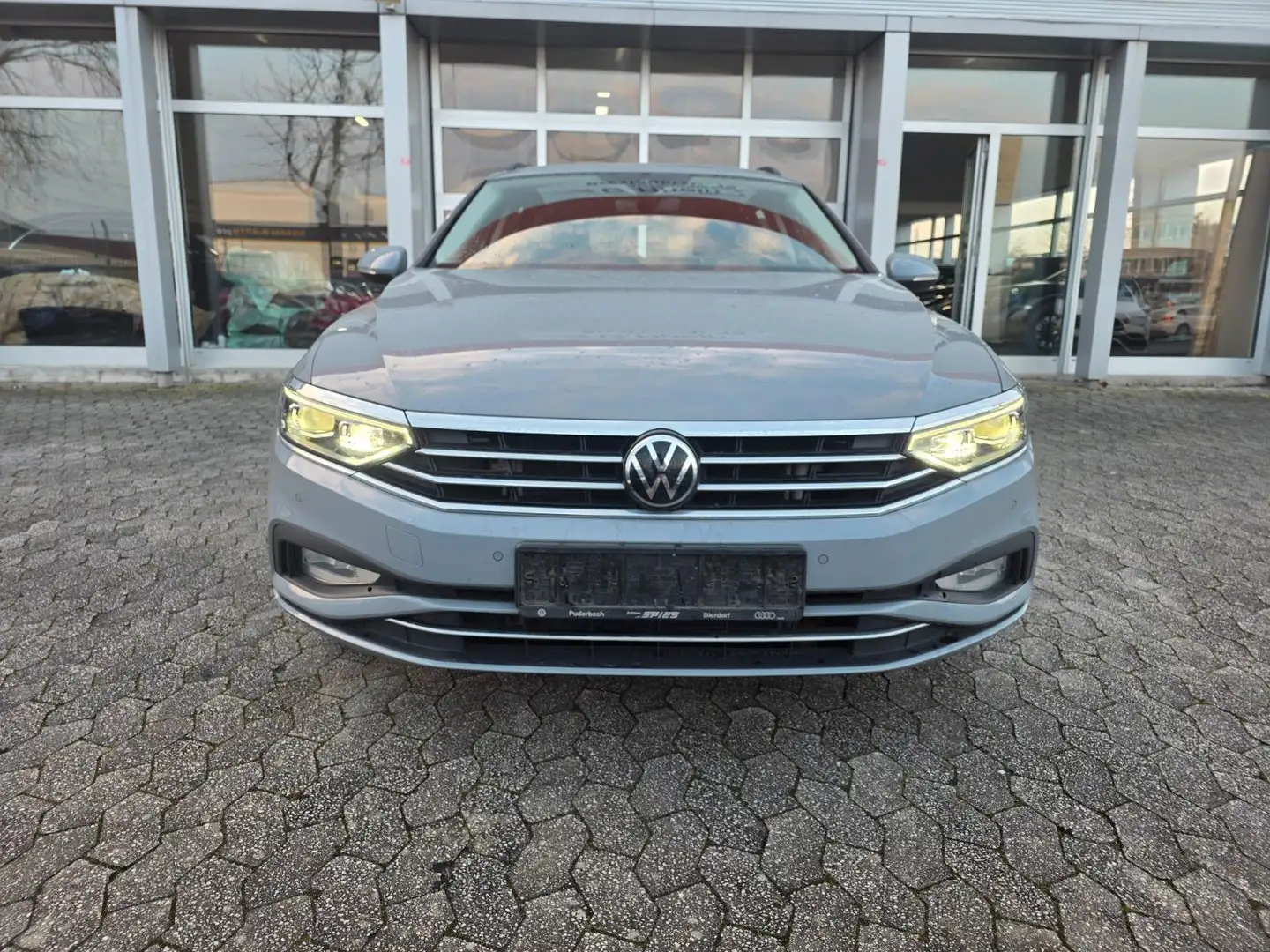 Volkswagen Passat Variant Passat Comfortline / Life / Business IQ Gris - 1