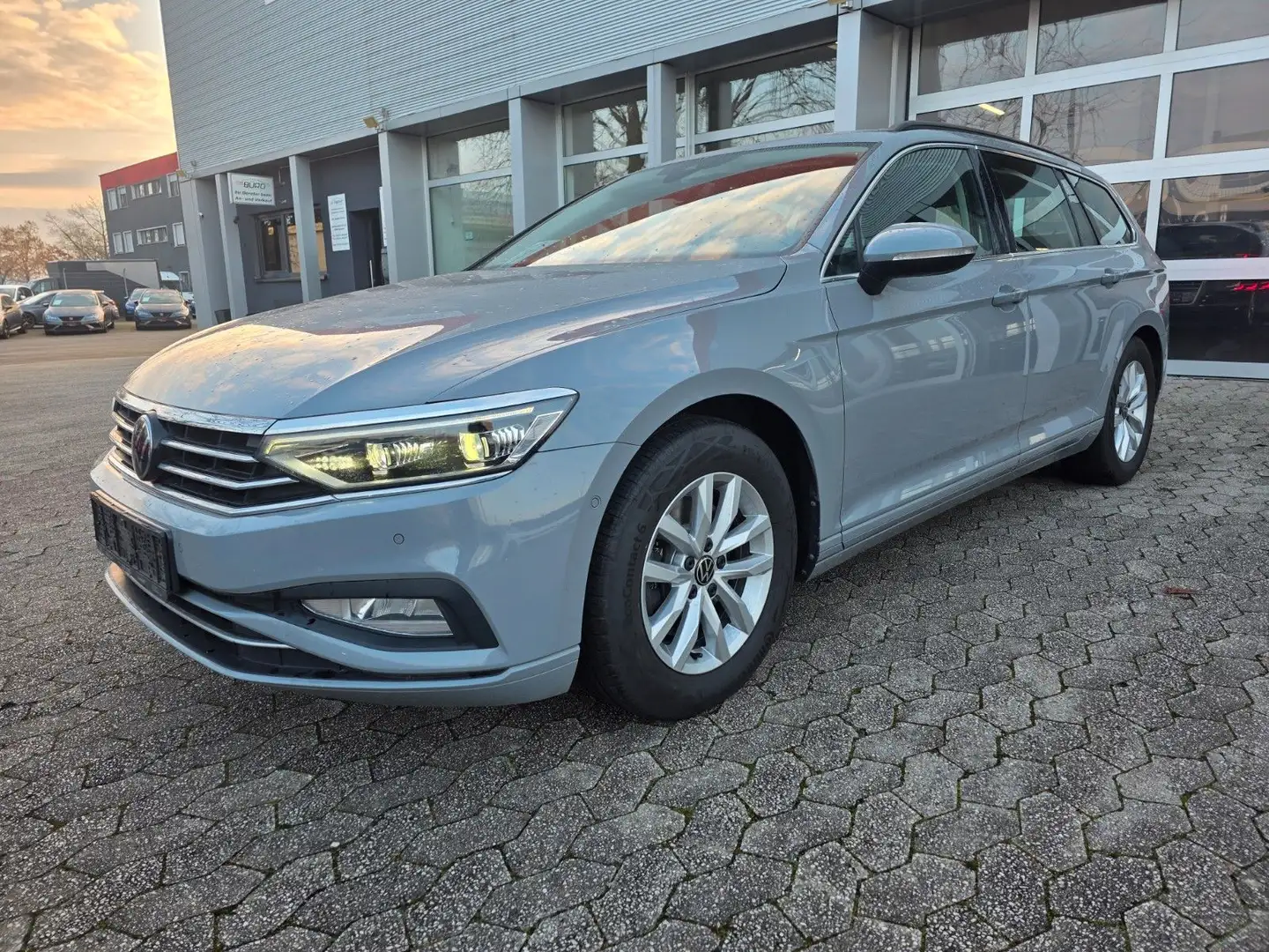 Volkswagen Passat Variant Passat Comfortline / Life / Business IQ Gris - 2