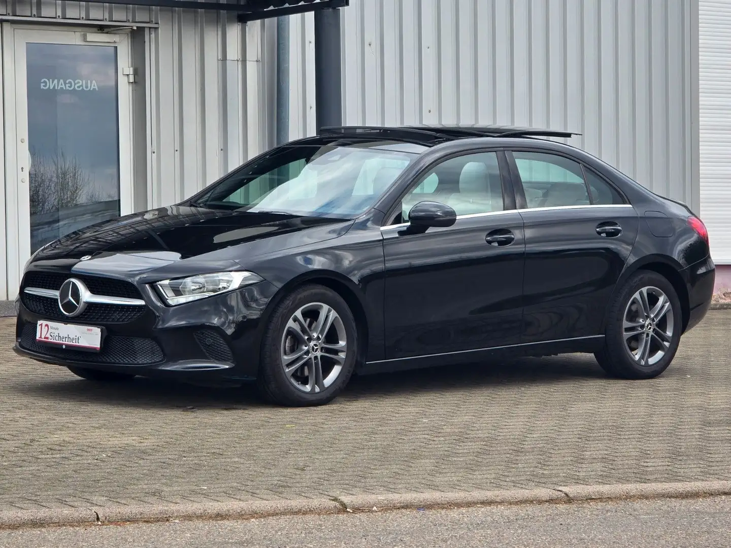 Mercedes-Benz A 200 d Limo/NAVI/KAMERA/ACC/PANORAMA/MBUX Чорний - 1