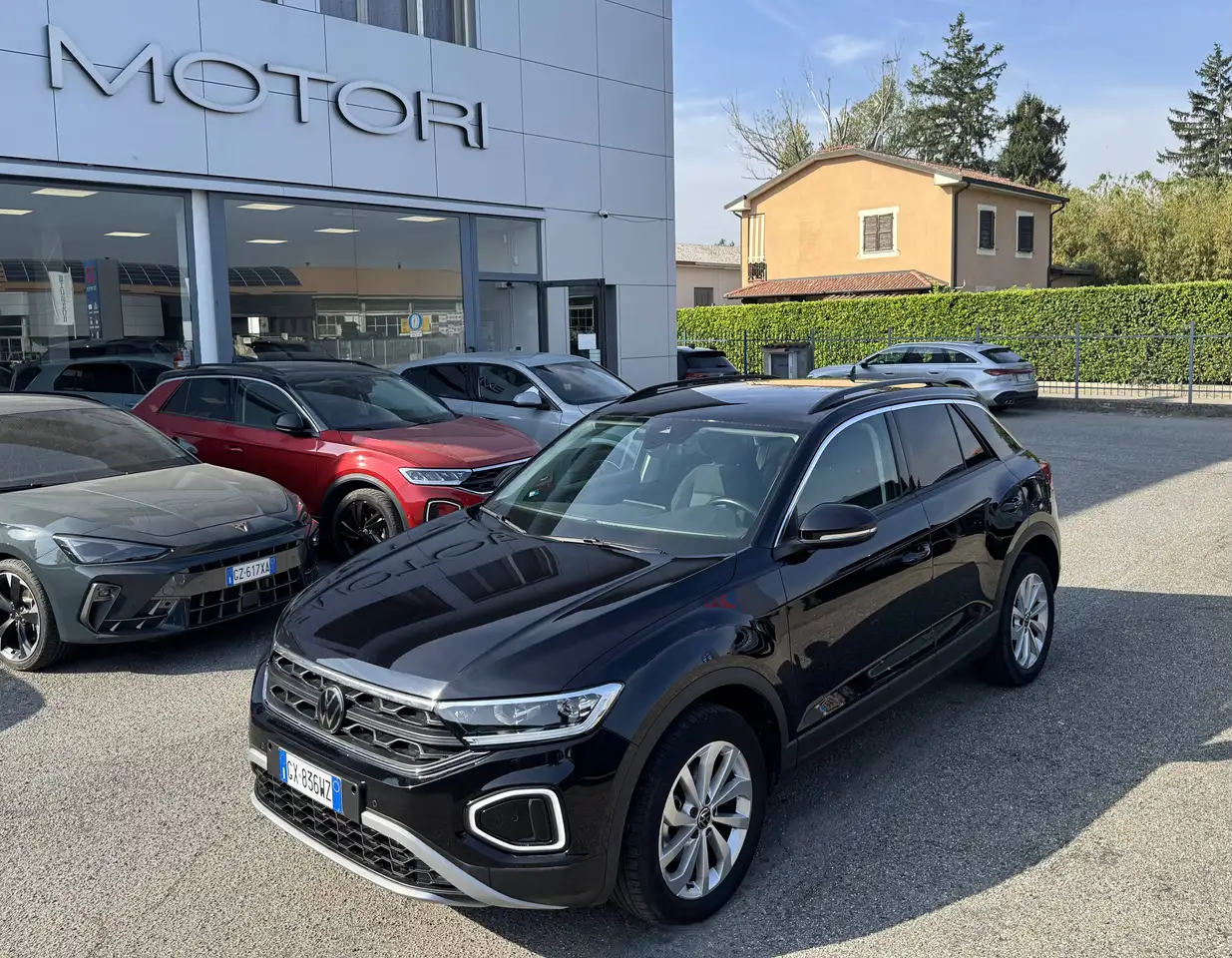 Volkswagen T-Roc 1.0 tsi Edition Plus 115cv / Fari Performance — photo 1 of 11