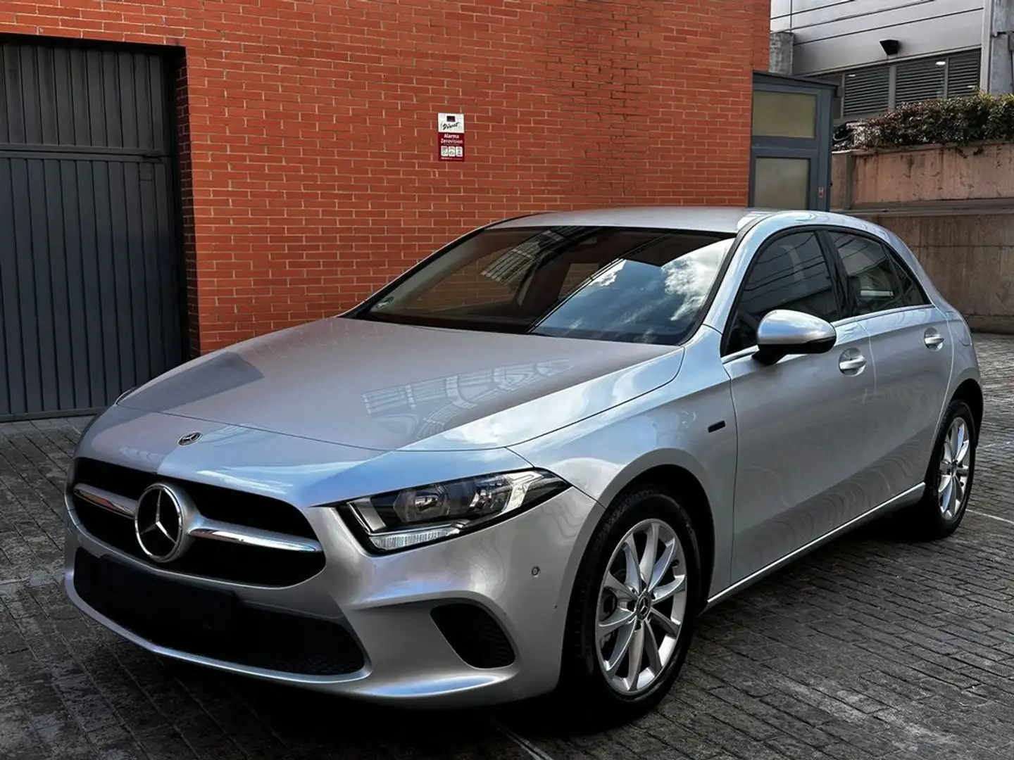 Mercedes-Benz A 250 250e 8G-DCT Gris - 2