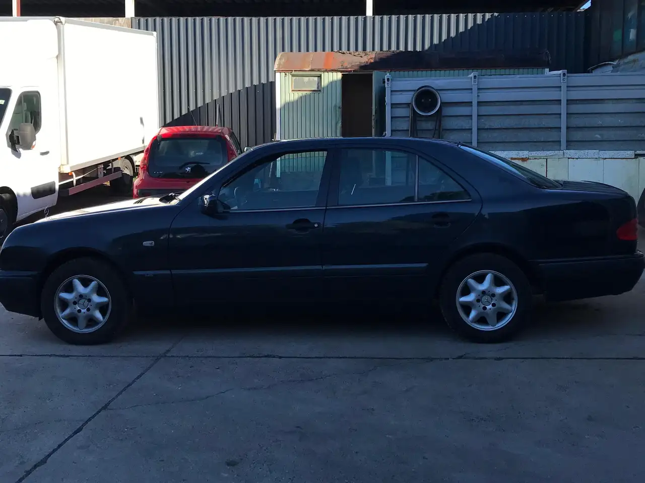 Mercedes-Benz E 200 E-Klasse Classic, foto 2