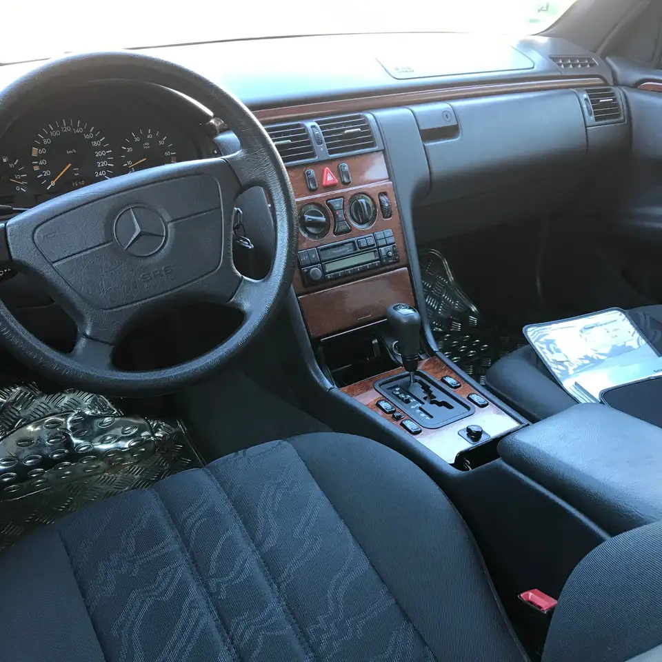 Mercedes-Benz E 200 E-Klasse Classic, foto 11